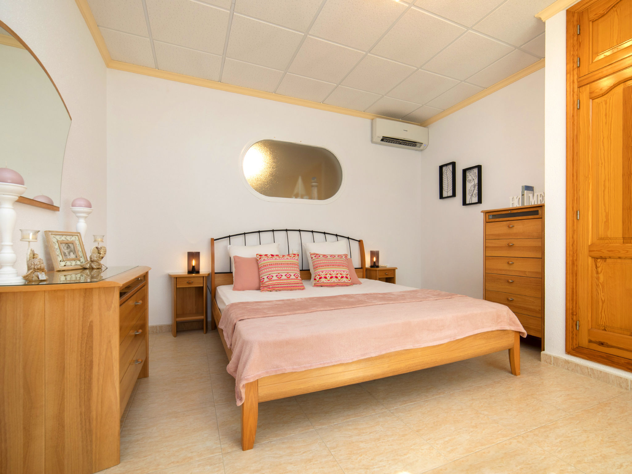 Holiday home for 10 on the Spanish coast