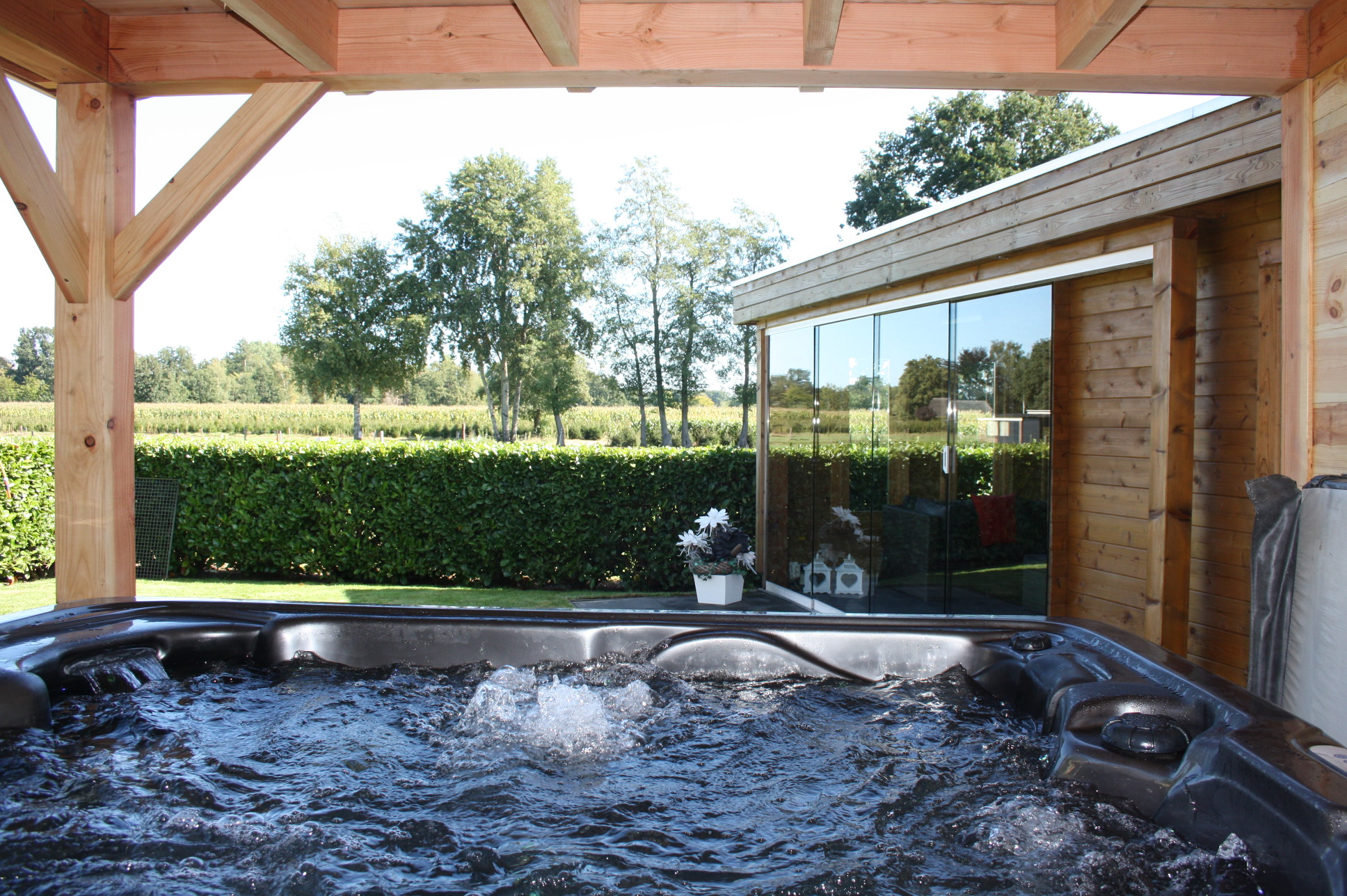 Wellness cottage with sauna and jacuzzi