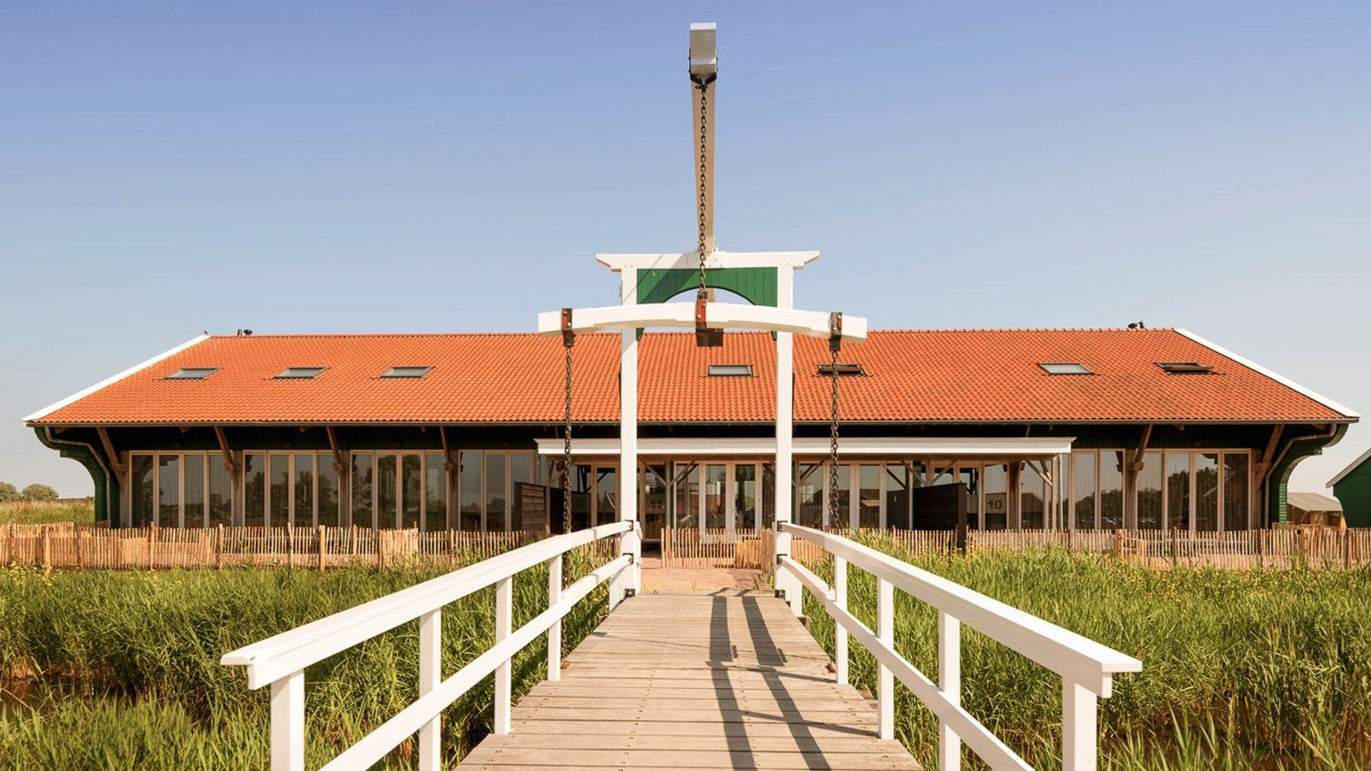 Tente glamping 8 places au bord de l'eau
