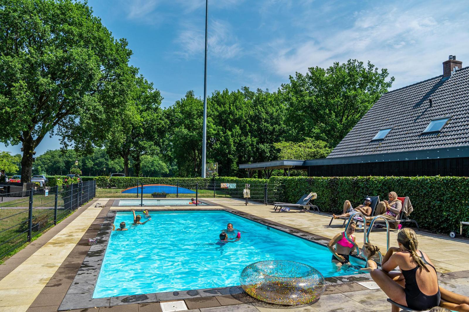 Group accommodation (up to 23p) on nice park