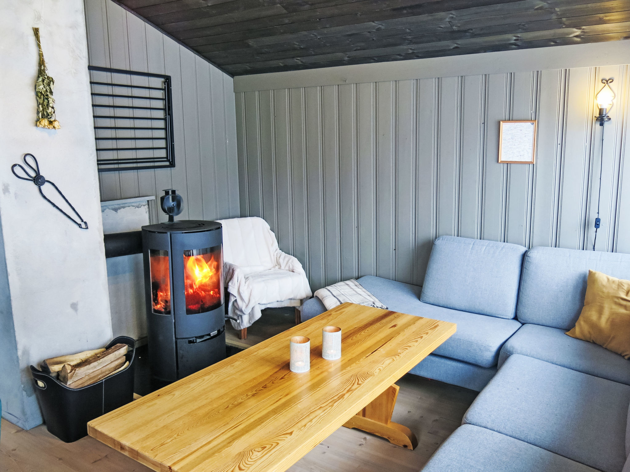 Green holiday home in the mountains in Ljosland
