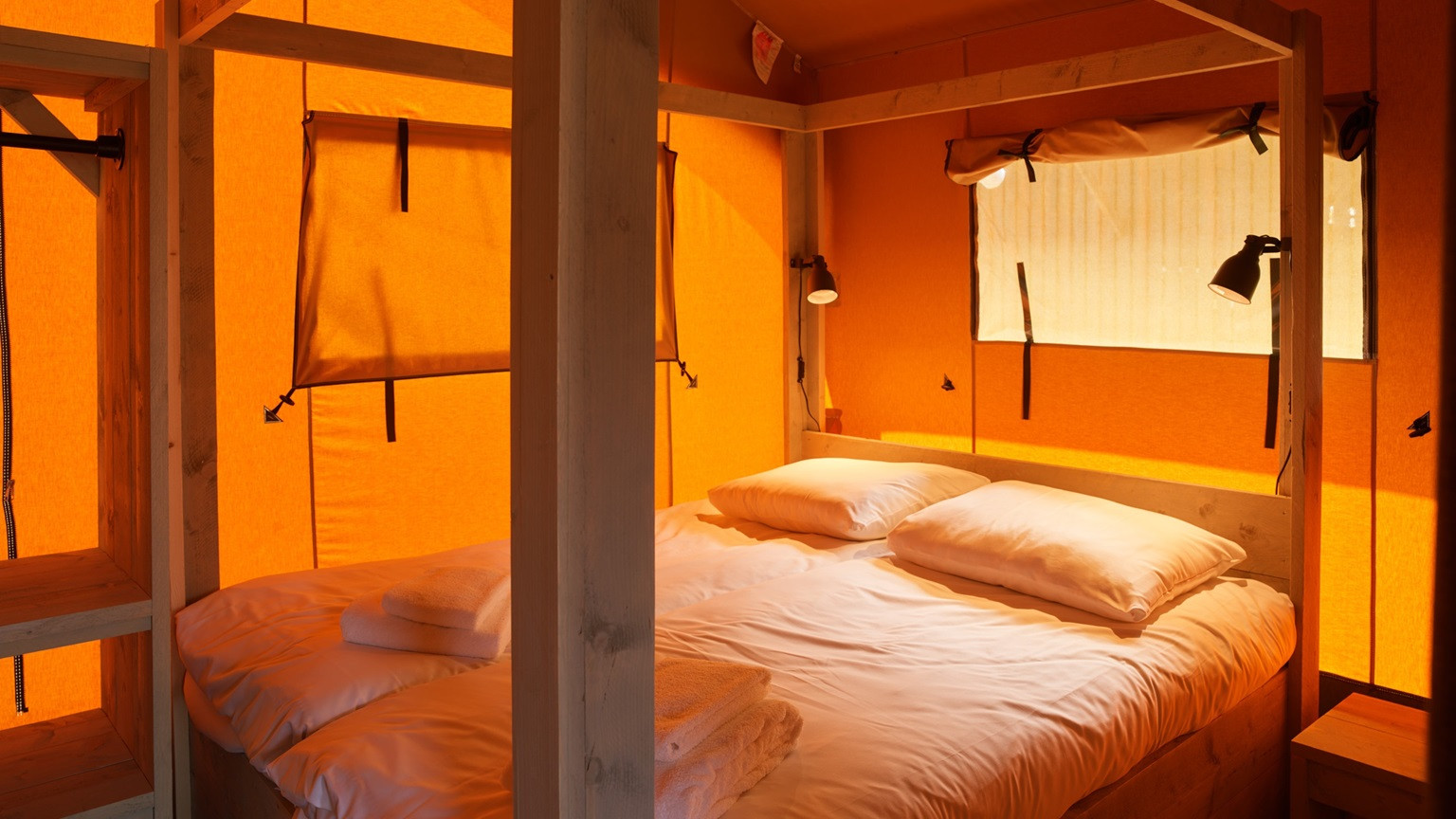 Tente glamping 8 places au bord de l'eau