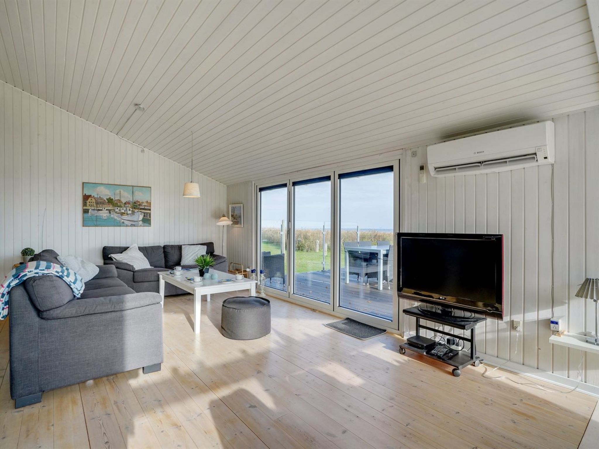 Abgelegenes Ferienhaus mit Blick auf das Meer
