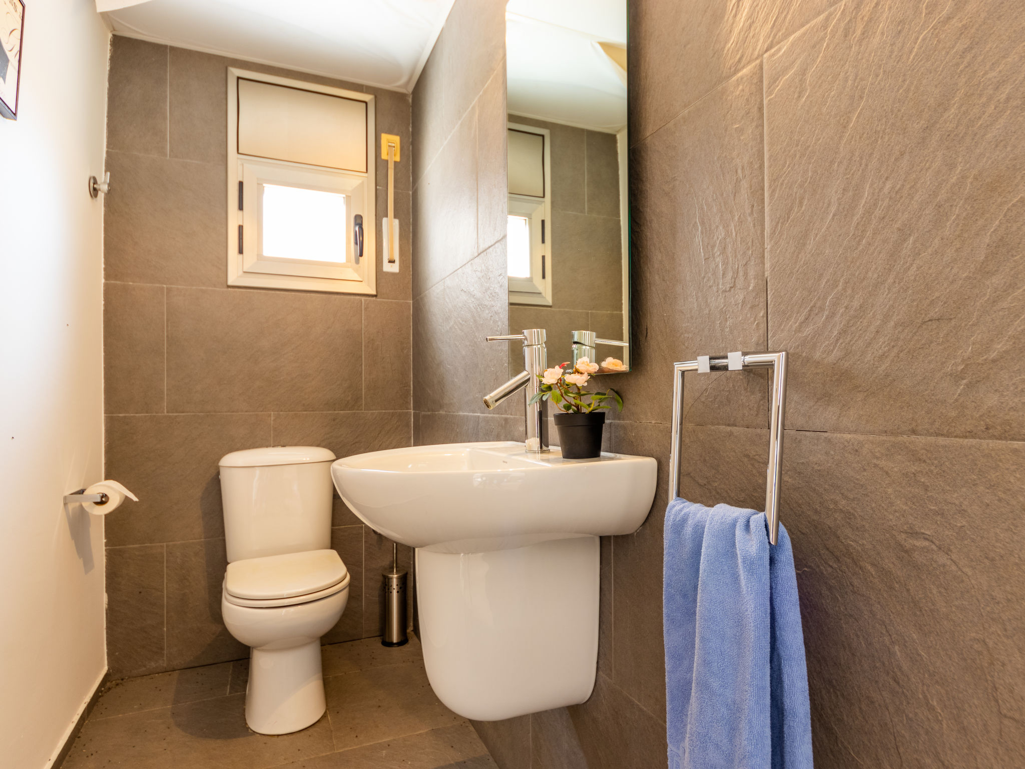 Modernes Ferienhaus für 4 Personen + Pool