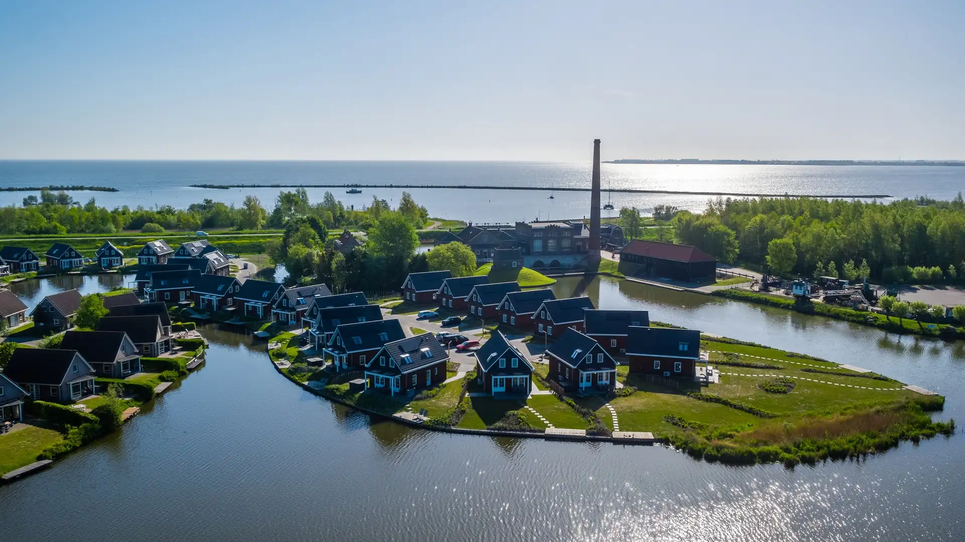 Waterfront holiday home with infrared sauna