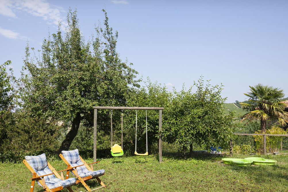 Holiday home with a view of vineyards