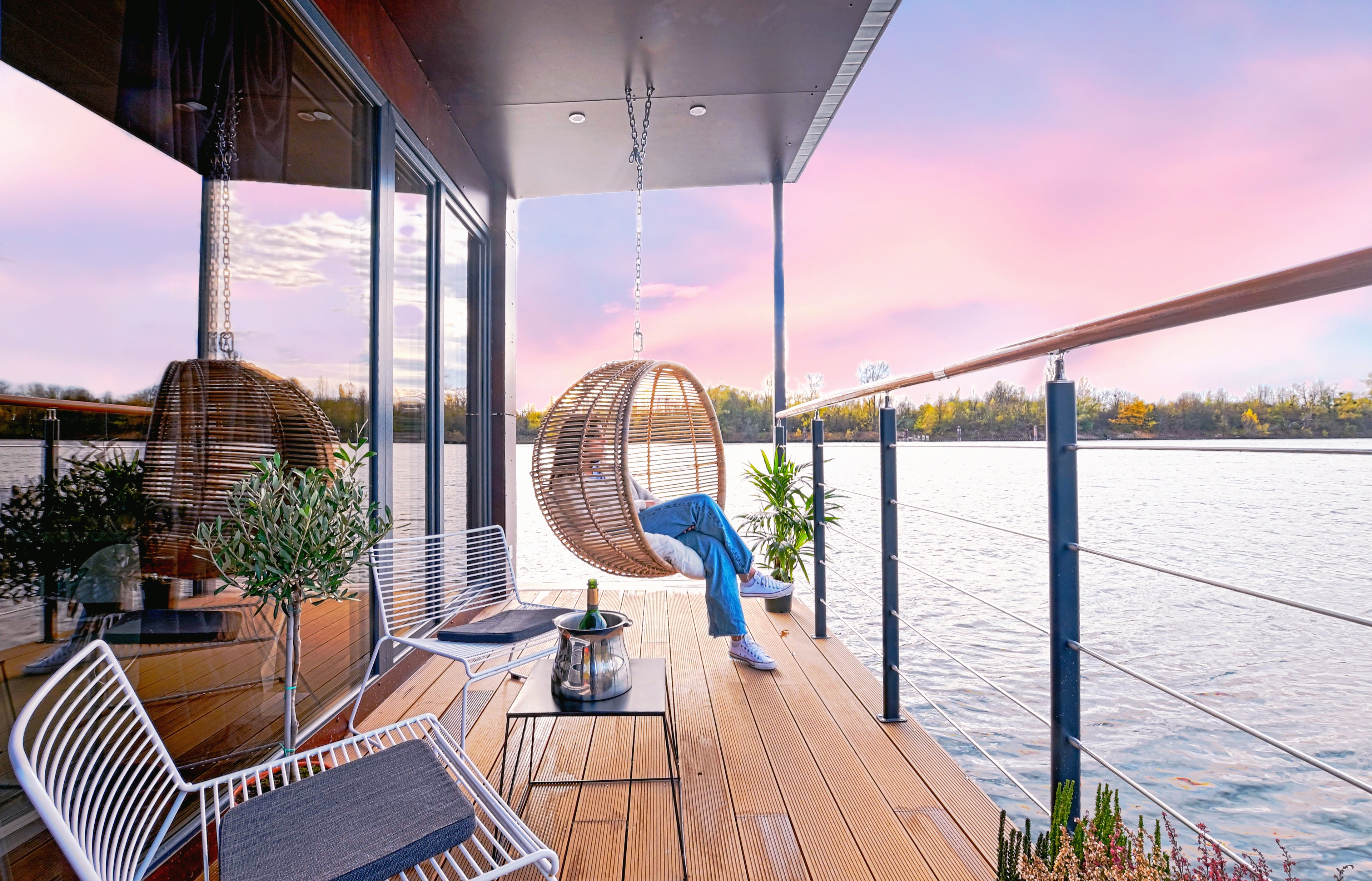 Romantic overnight stay on the waterfront
