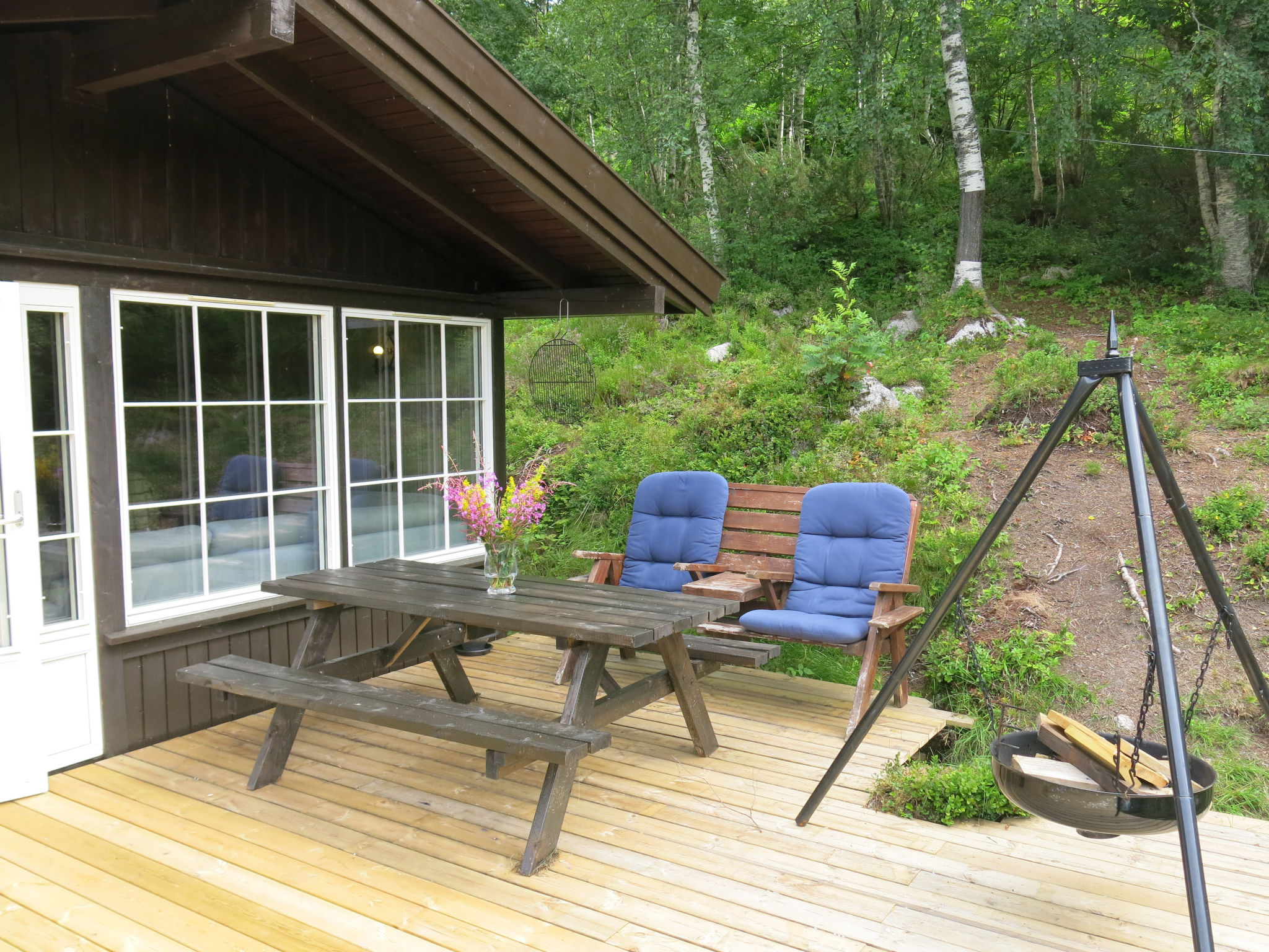 Green holiday home in the mountains in Ljosland