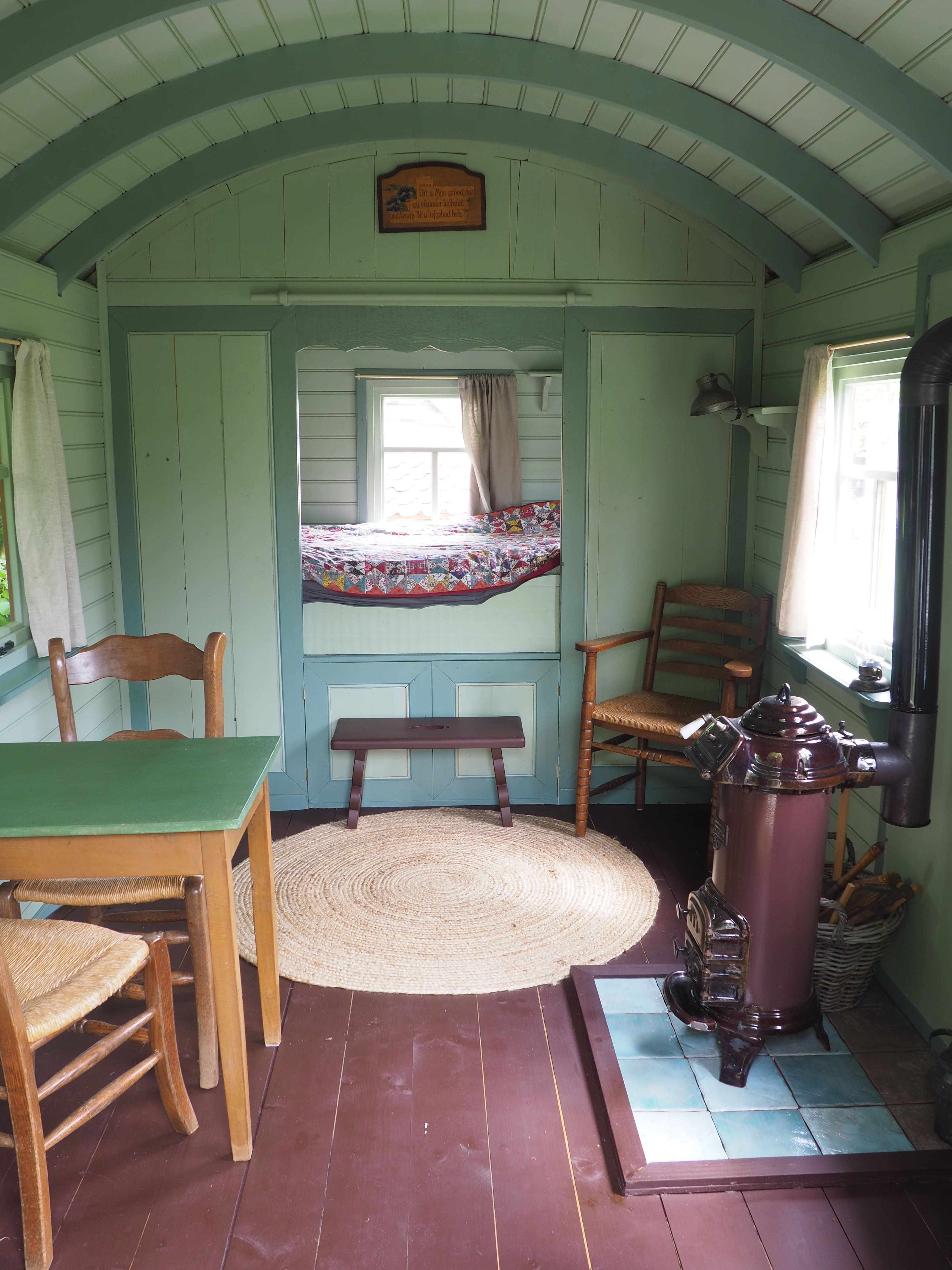 Woonwagen in jaren '30 stijl met hottub