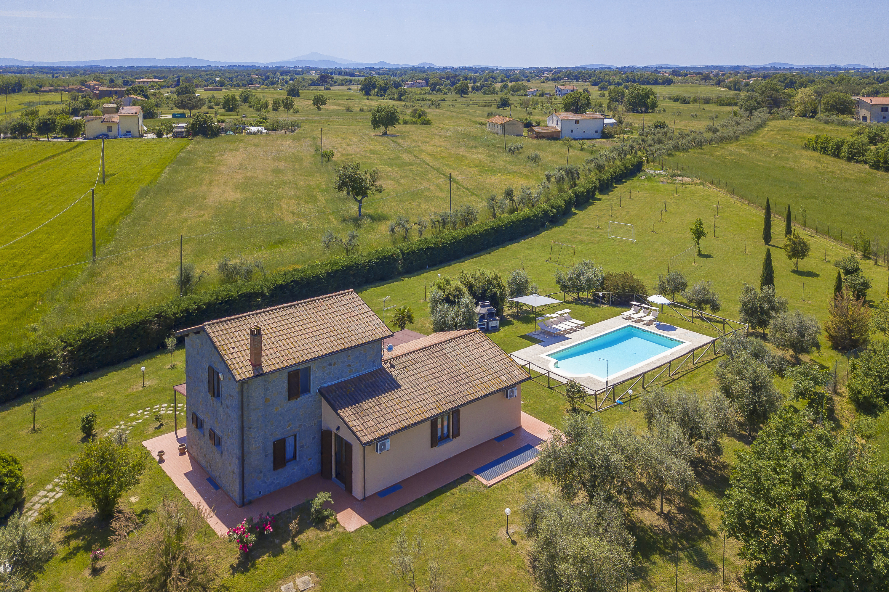 Villa de vacances avec piscine à la campagne