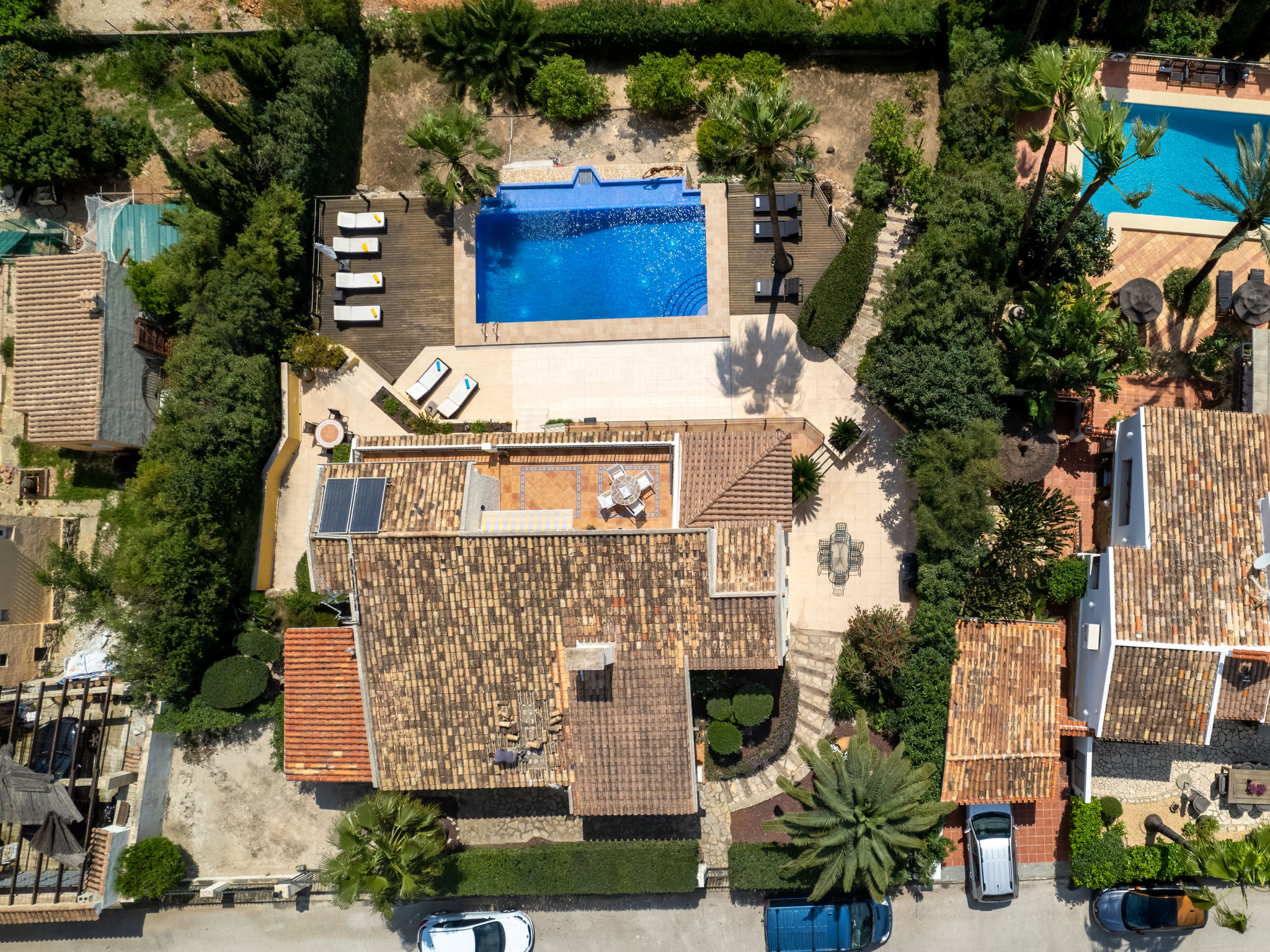 Holiday home with infinity pool