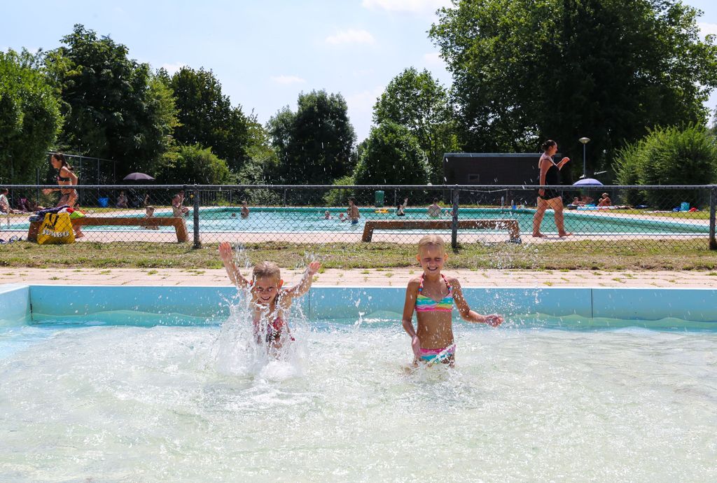 Vakantiehuisje aan het water (4p)
