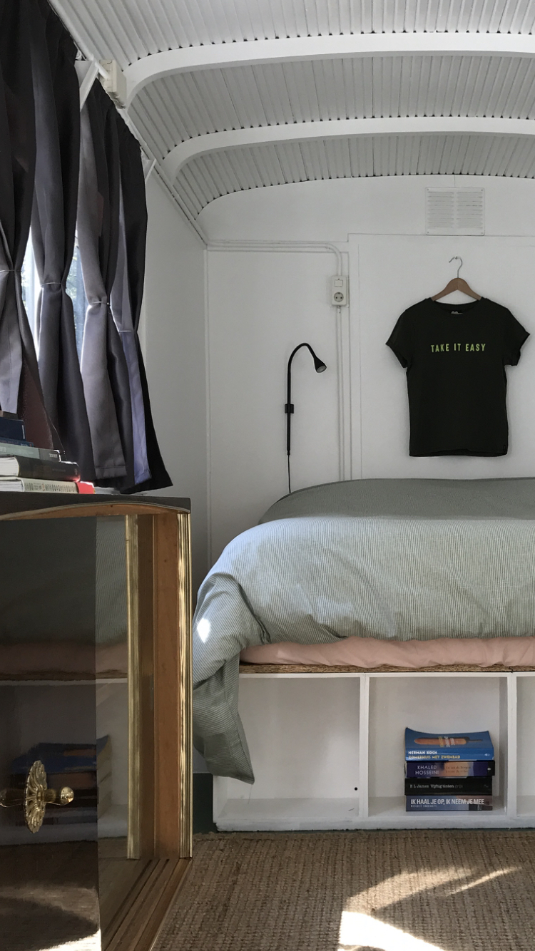 Relaxte pipowagen middenin Amsterdam