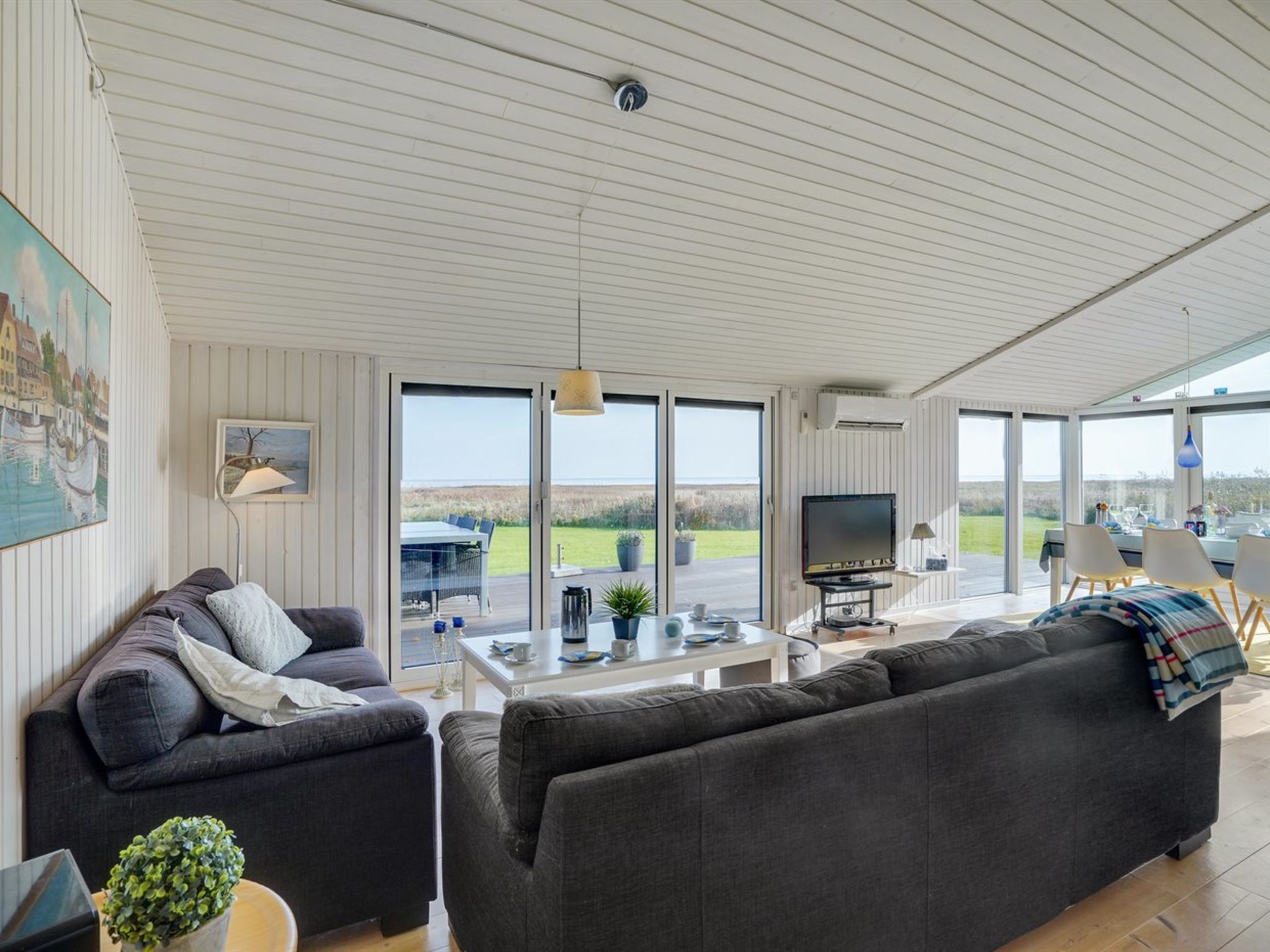 Abgelegenes Ferienhaus mit Blick auf das Meer