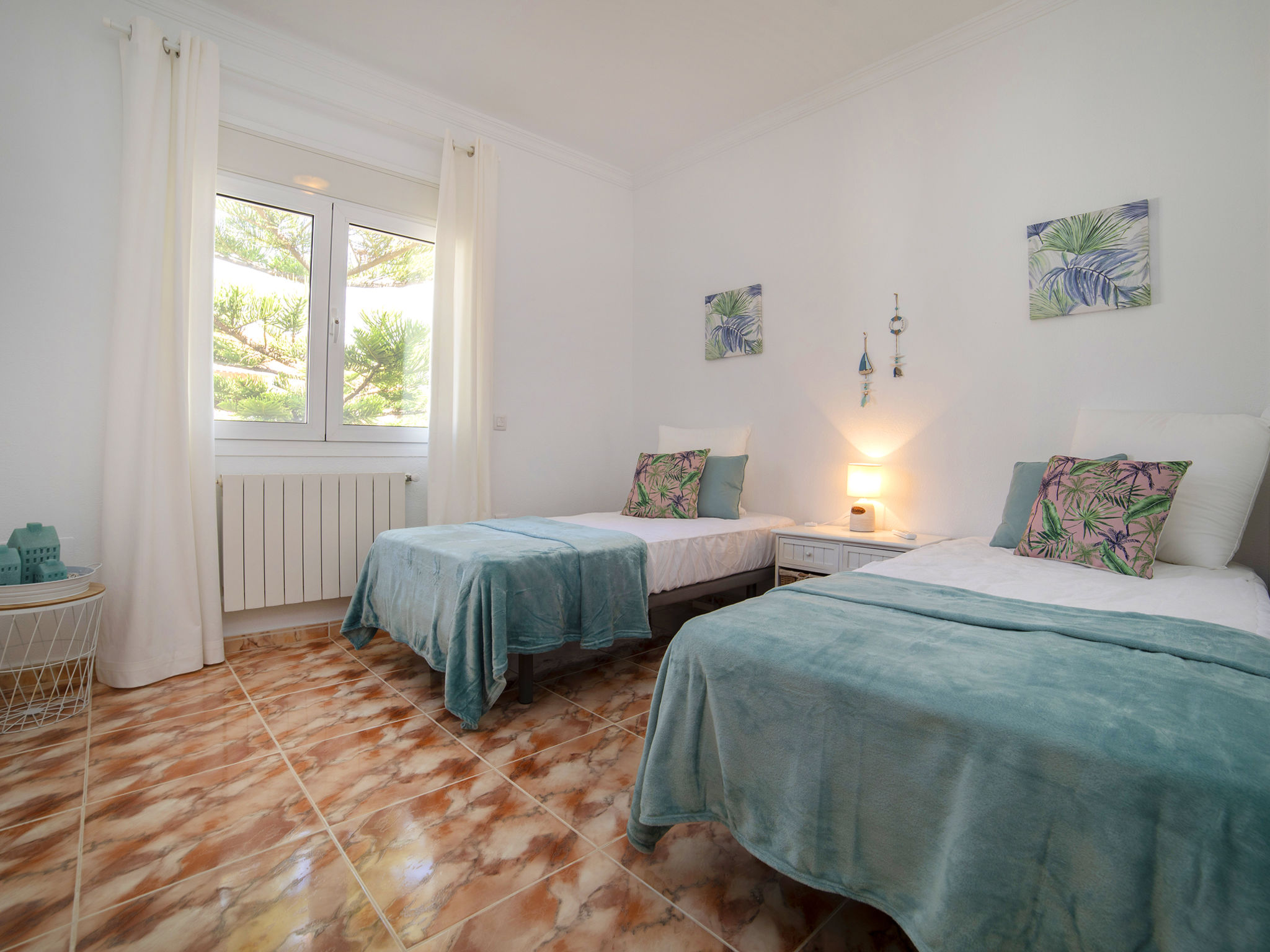 Holiday home for 10 on the Spanish coast