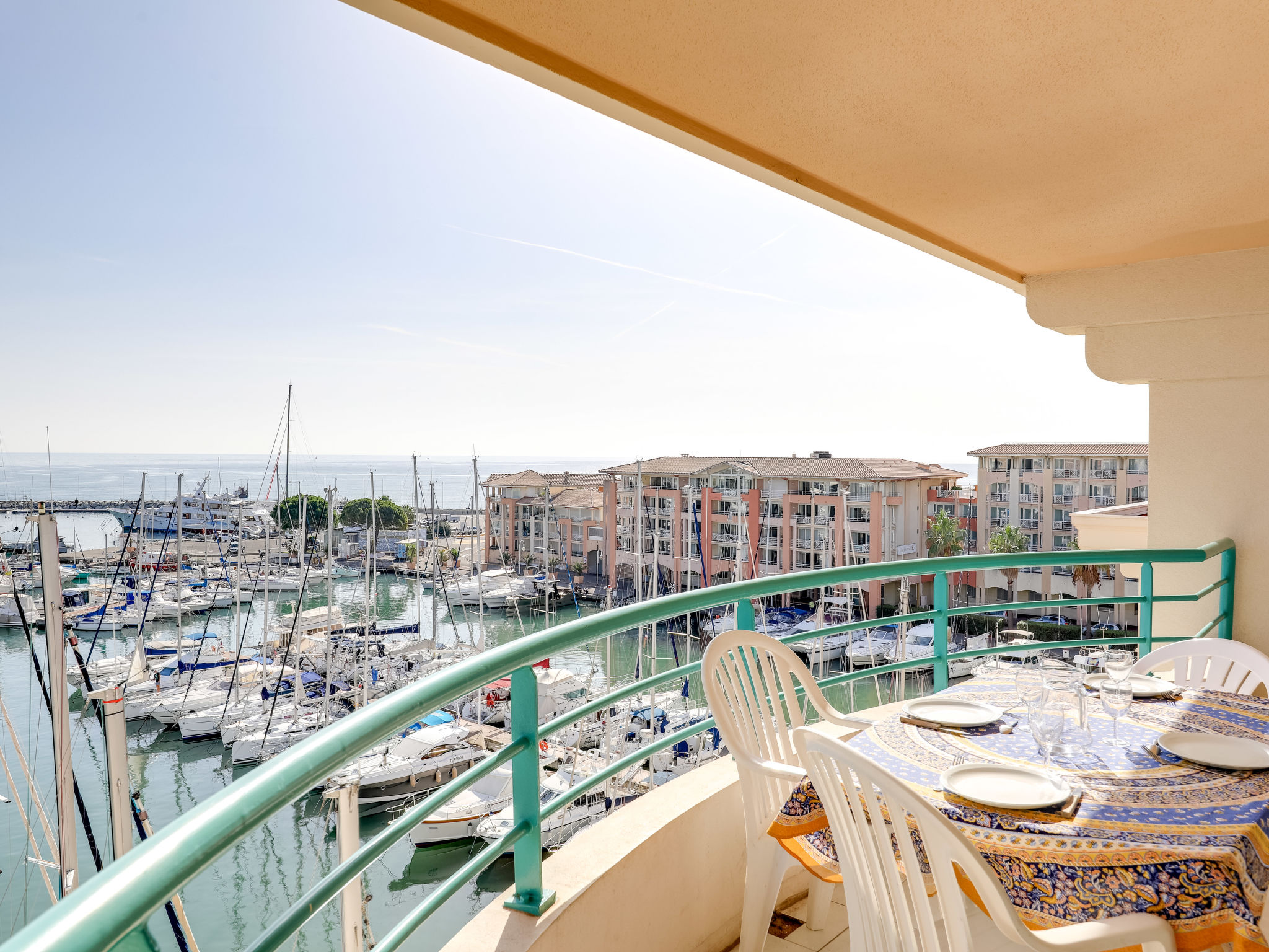  4-person apartment in the port of Fréjus