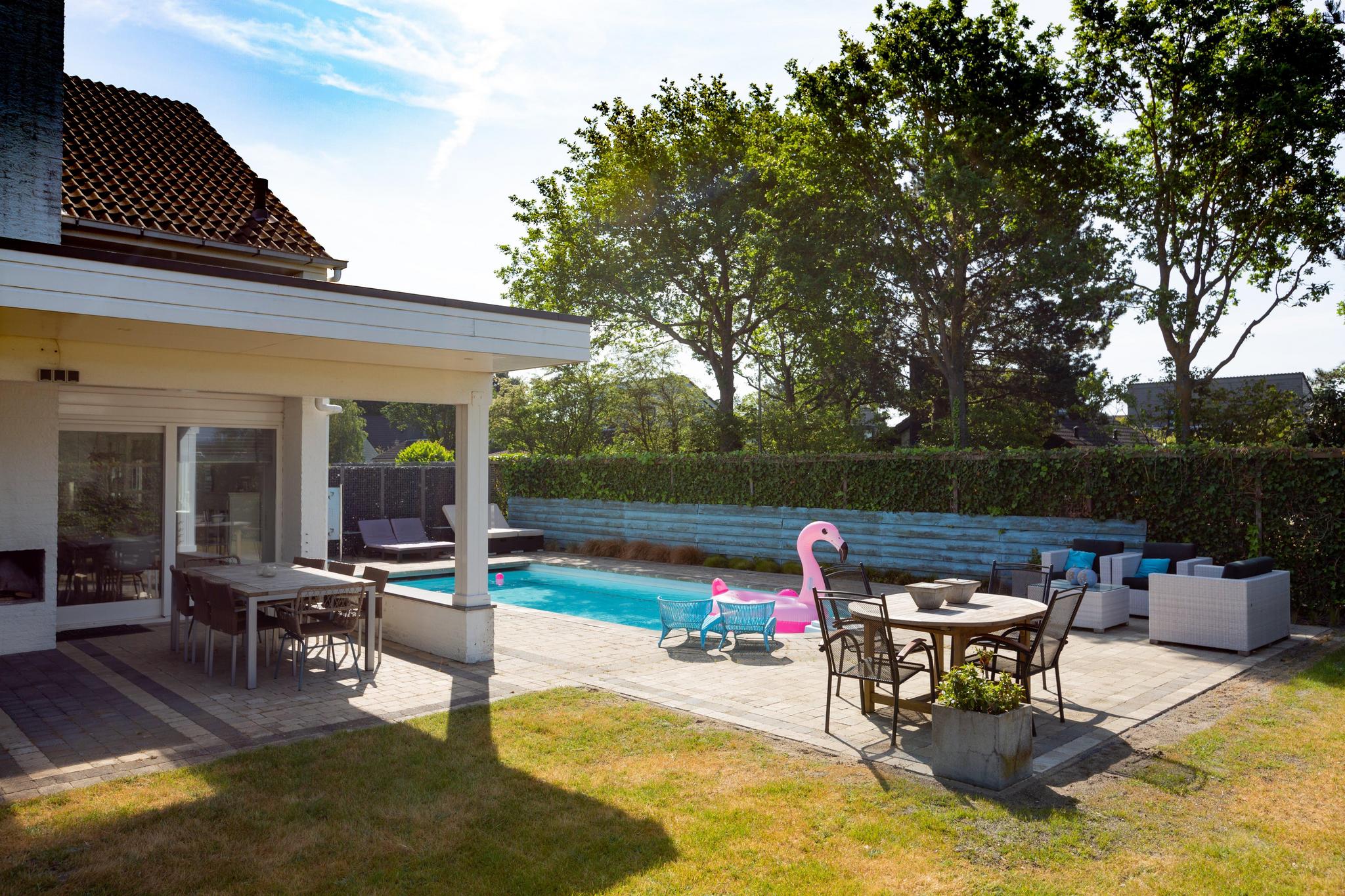 Villa with private pool close to the sea