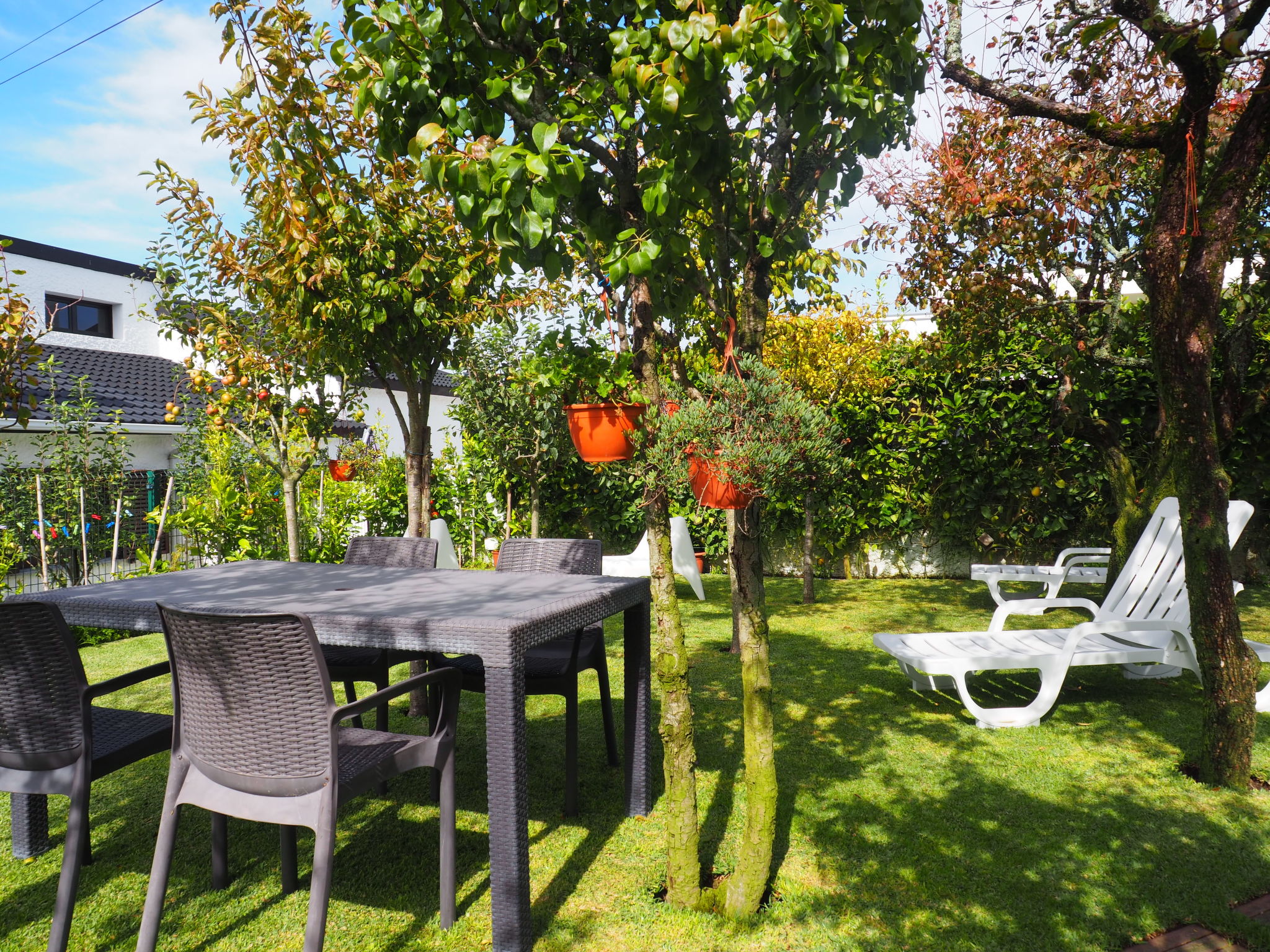 Logement de vacances près de la mer avec jardin à Fão