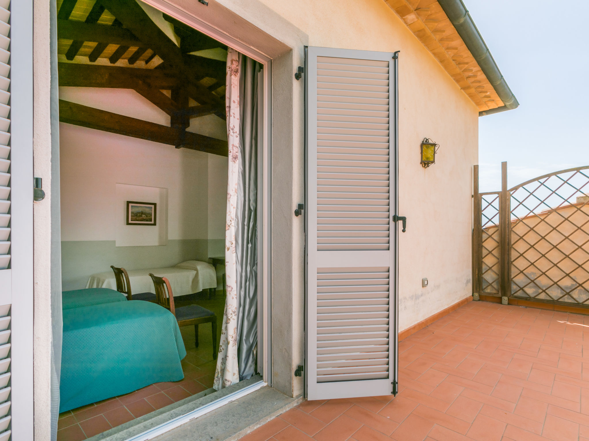 Villa met open haard en tuin