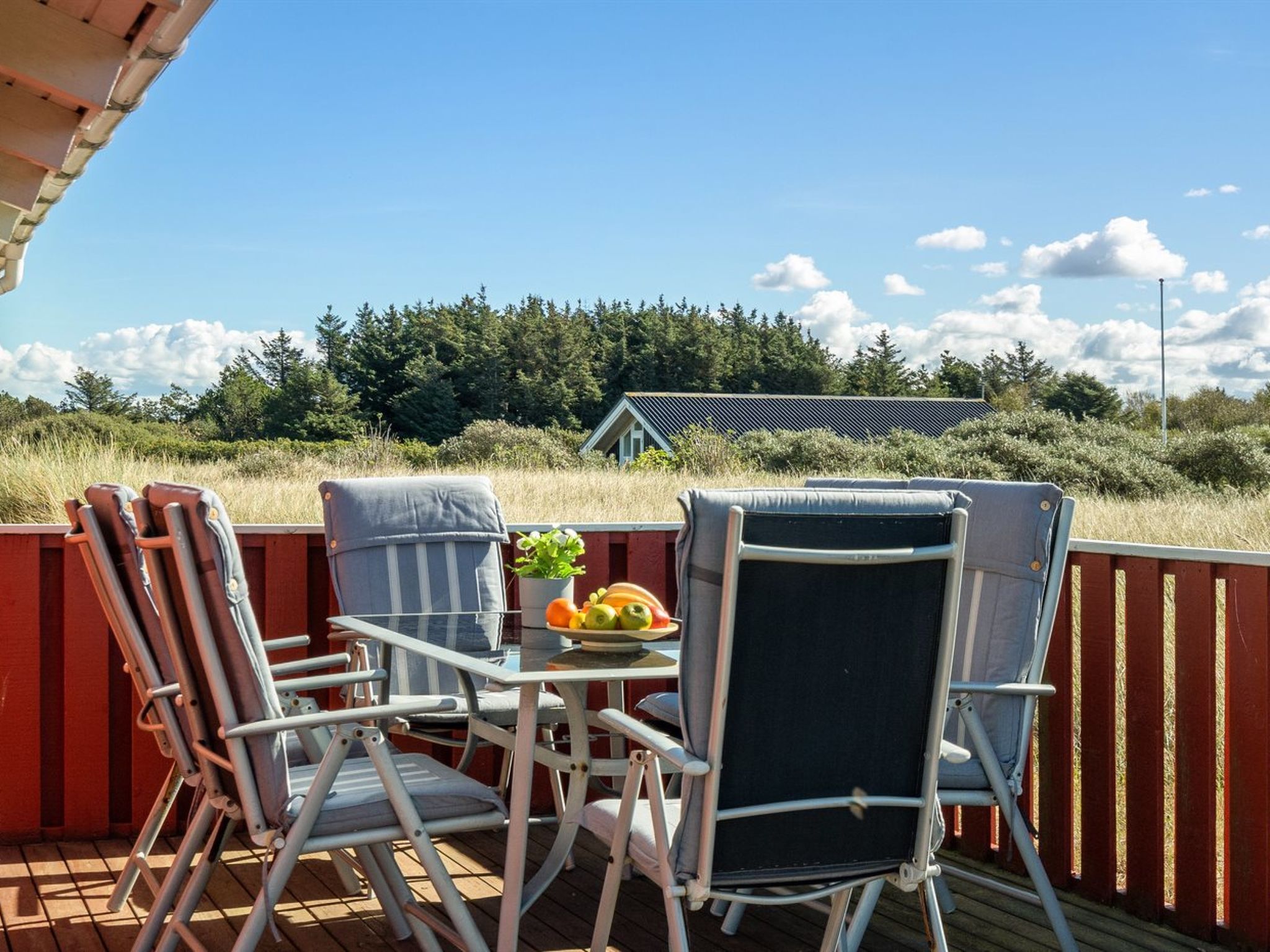 Holiday home with privacy and sauna