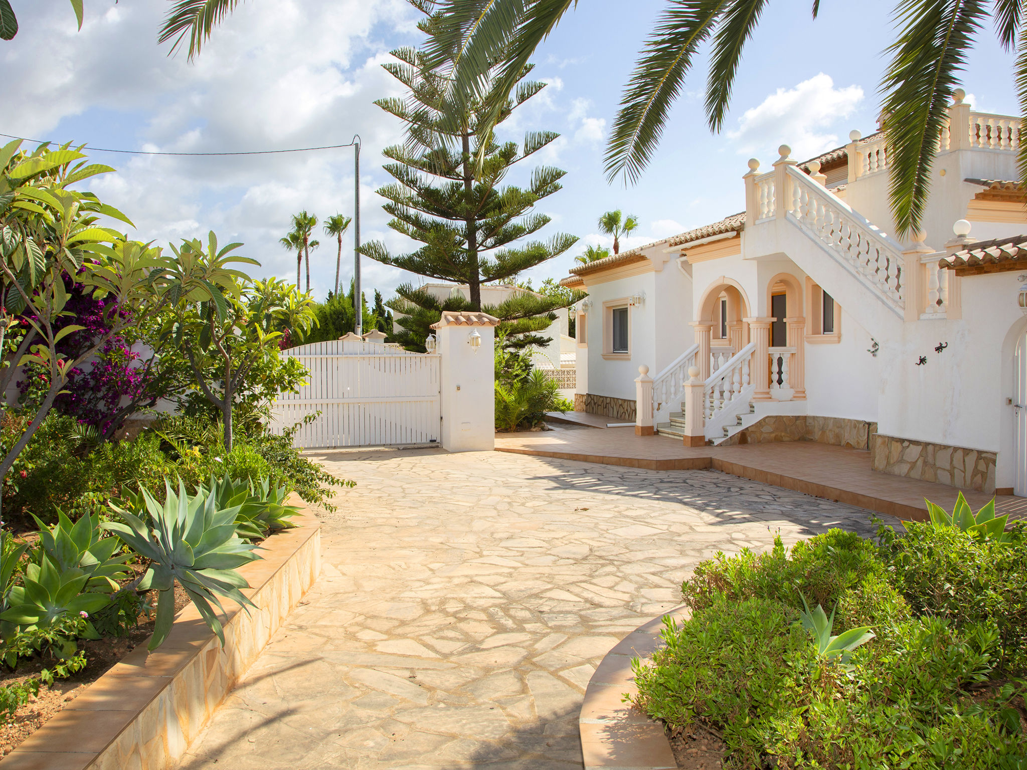 Holiday home for 10 on the Spanish coast