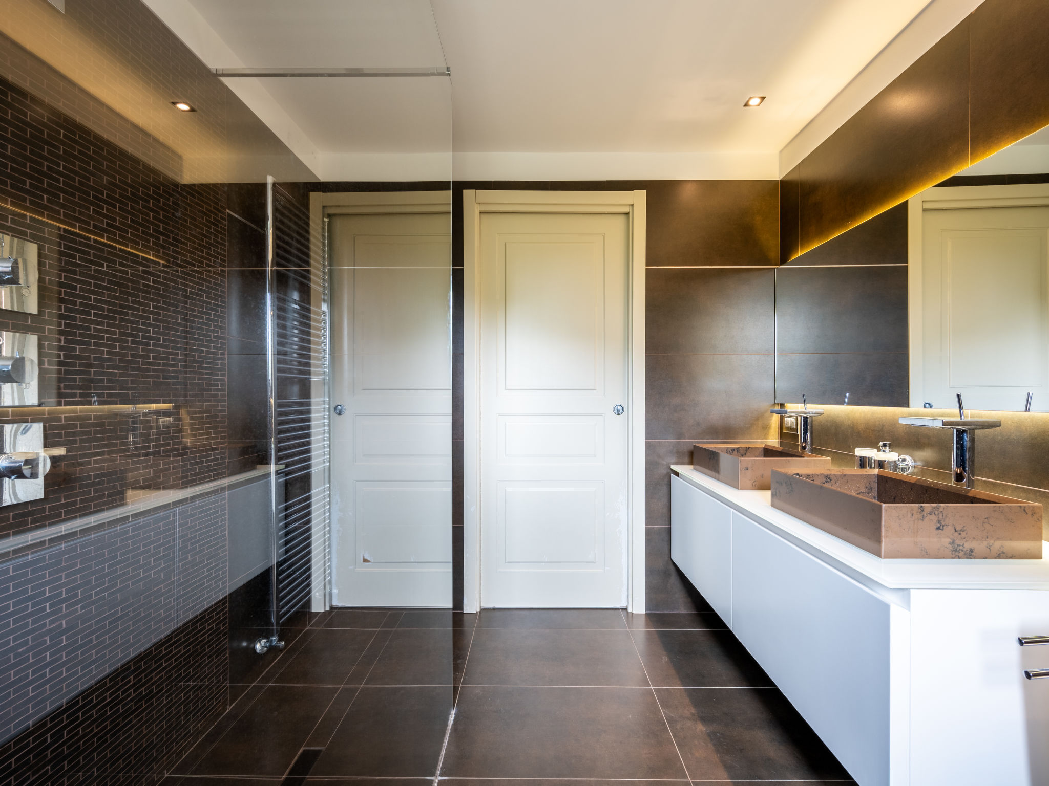 Modernes Ferienhaus mit Schwimmbad (11p)