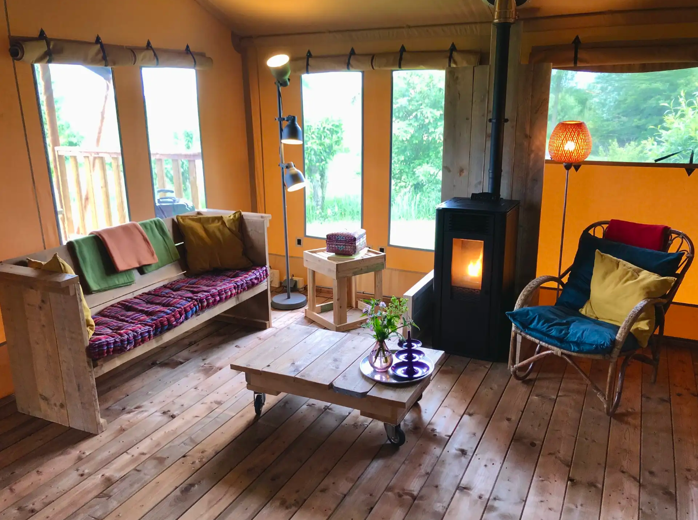 Tente glamping spacieuse (4p) au bord de l'eau
