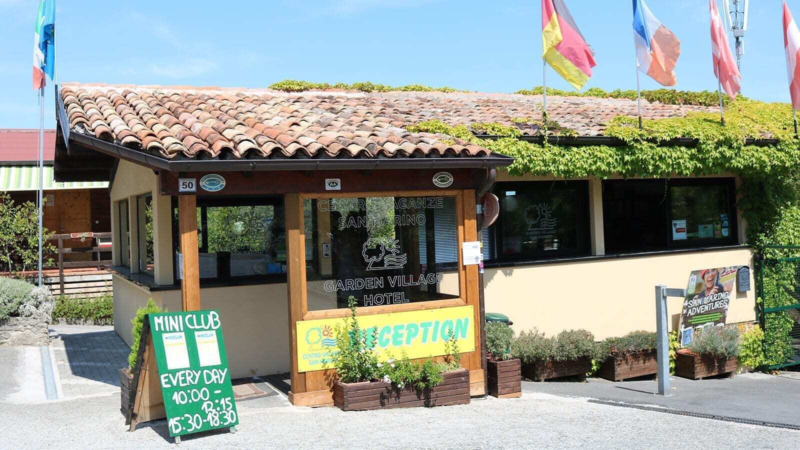 5-person glamping tent in San Marino