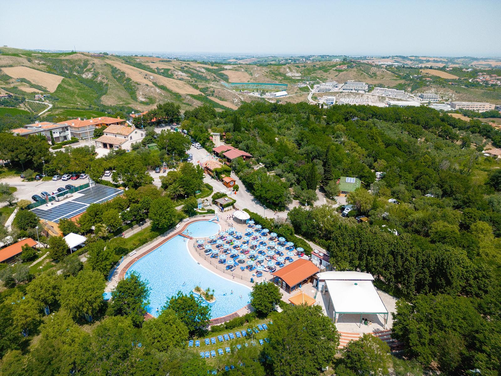 5-person glamping tent in San Marino