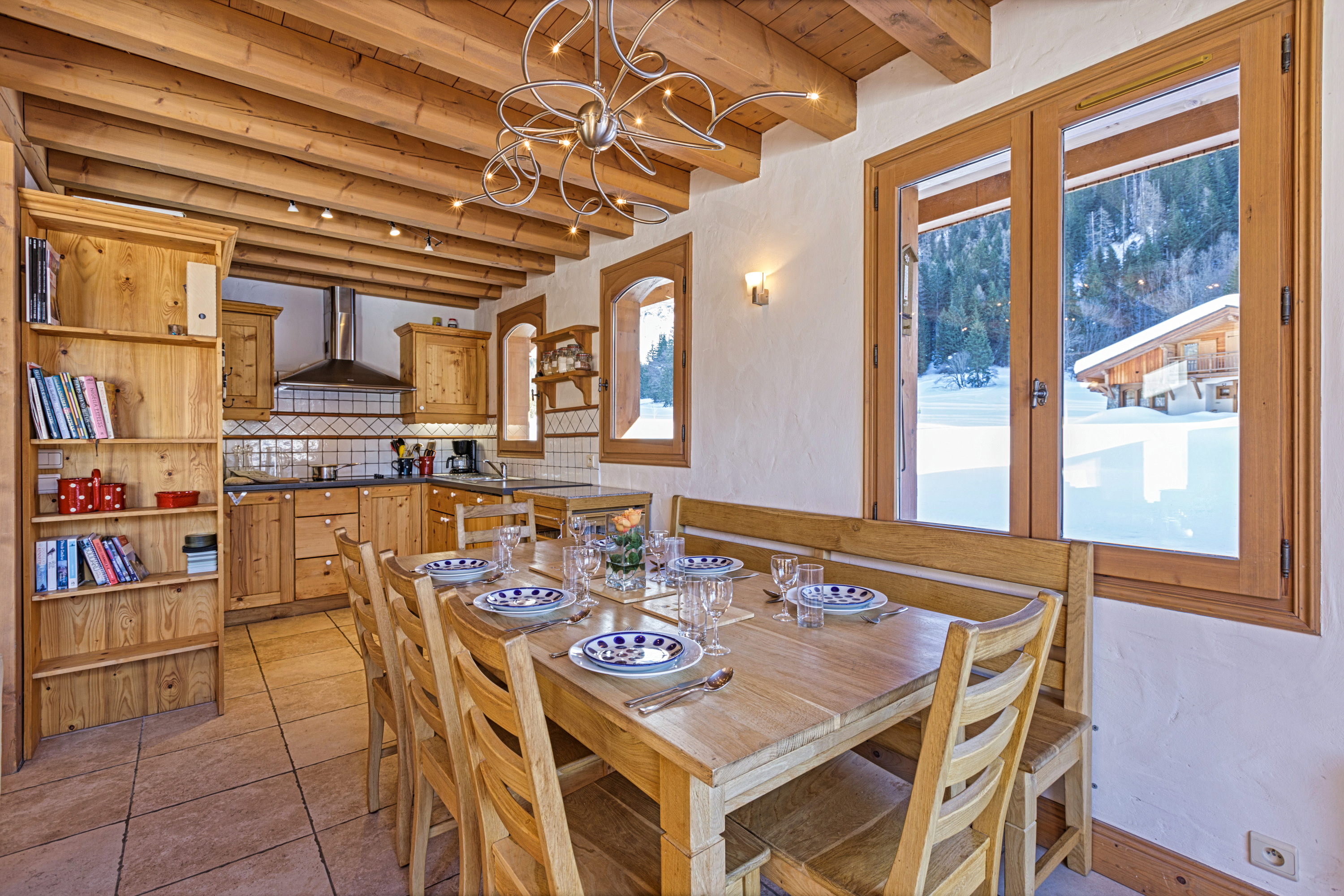 Luxuriöse Gruppenunterkunft in den Bergen mit Sauna