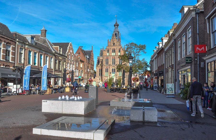 Vakantiehuisje aan het water (4p)