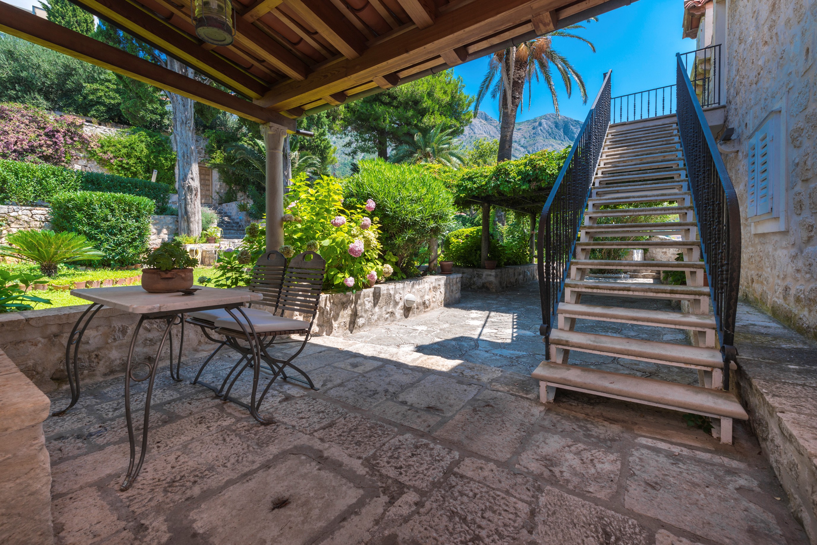 Vila in Dubrovnik met zeezicht en zwembad