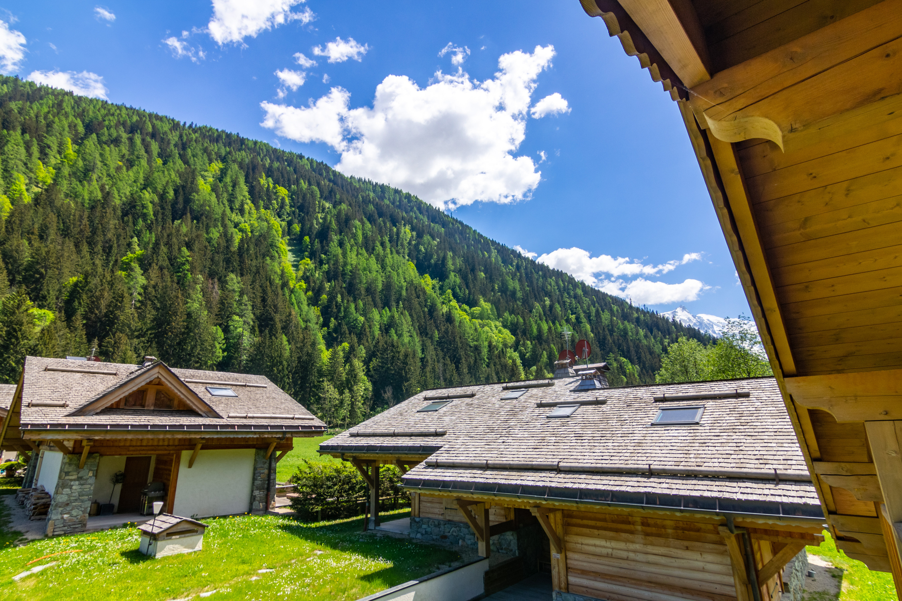 Luxuriöse Gruppenunterkunft in den Bergen mit Sauna