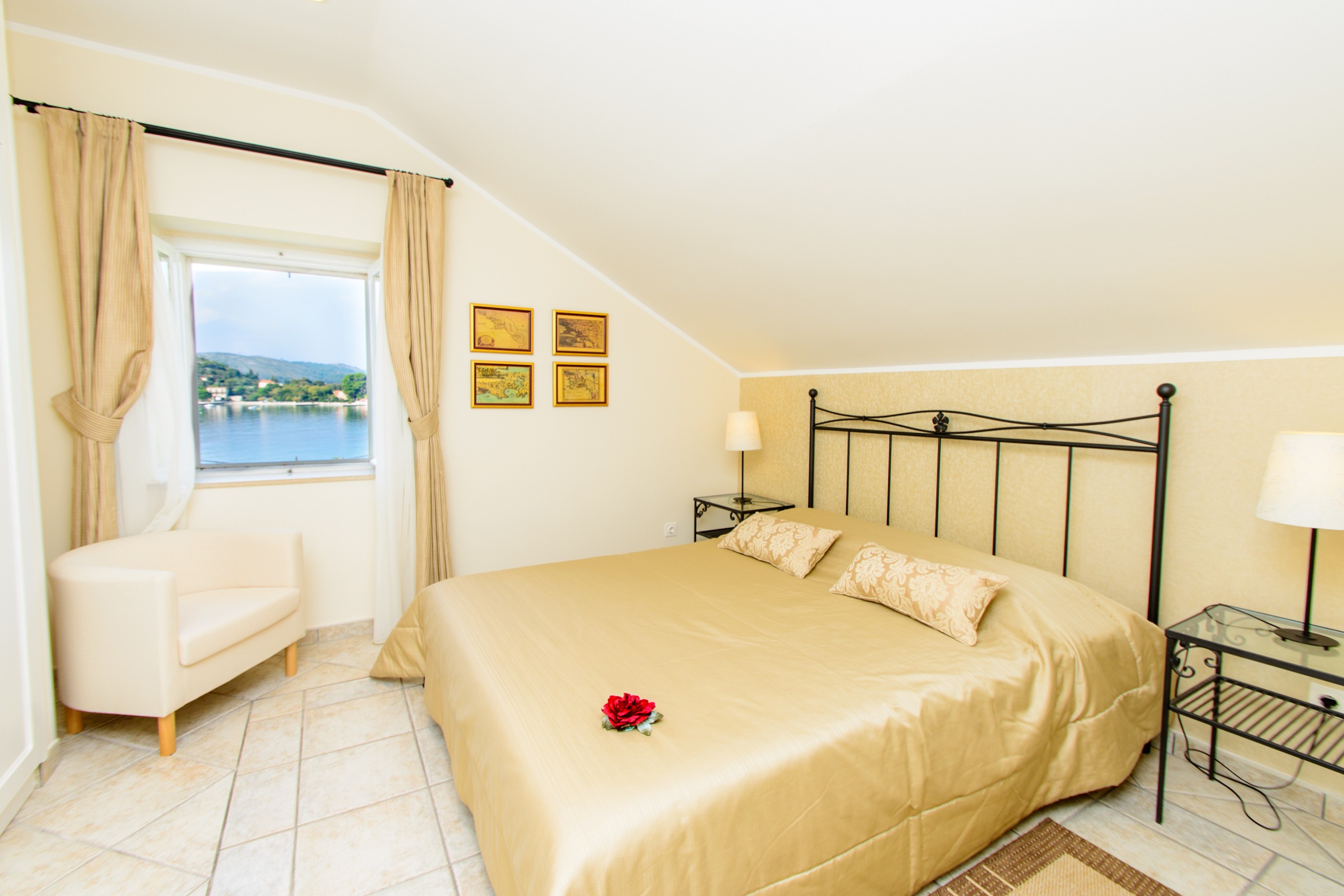 Vila in Dubrovnik met zeezicht en zwembad