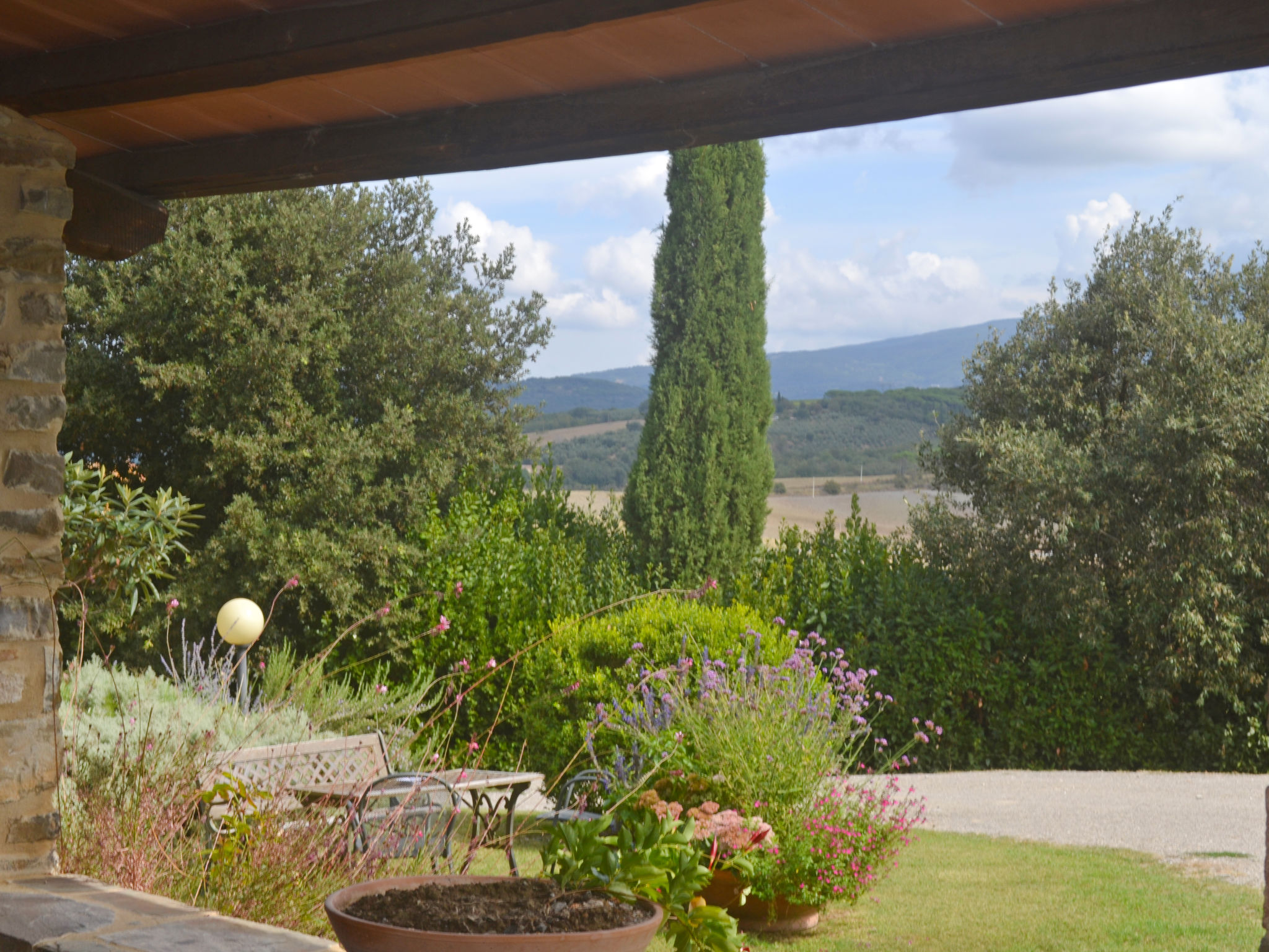 Holiday home surrounded by greenery for 16 people.