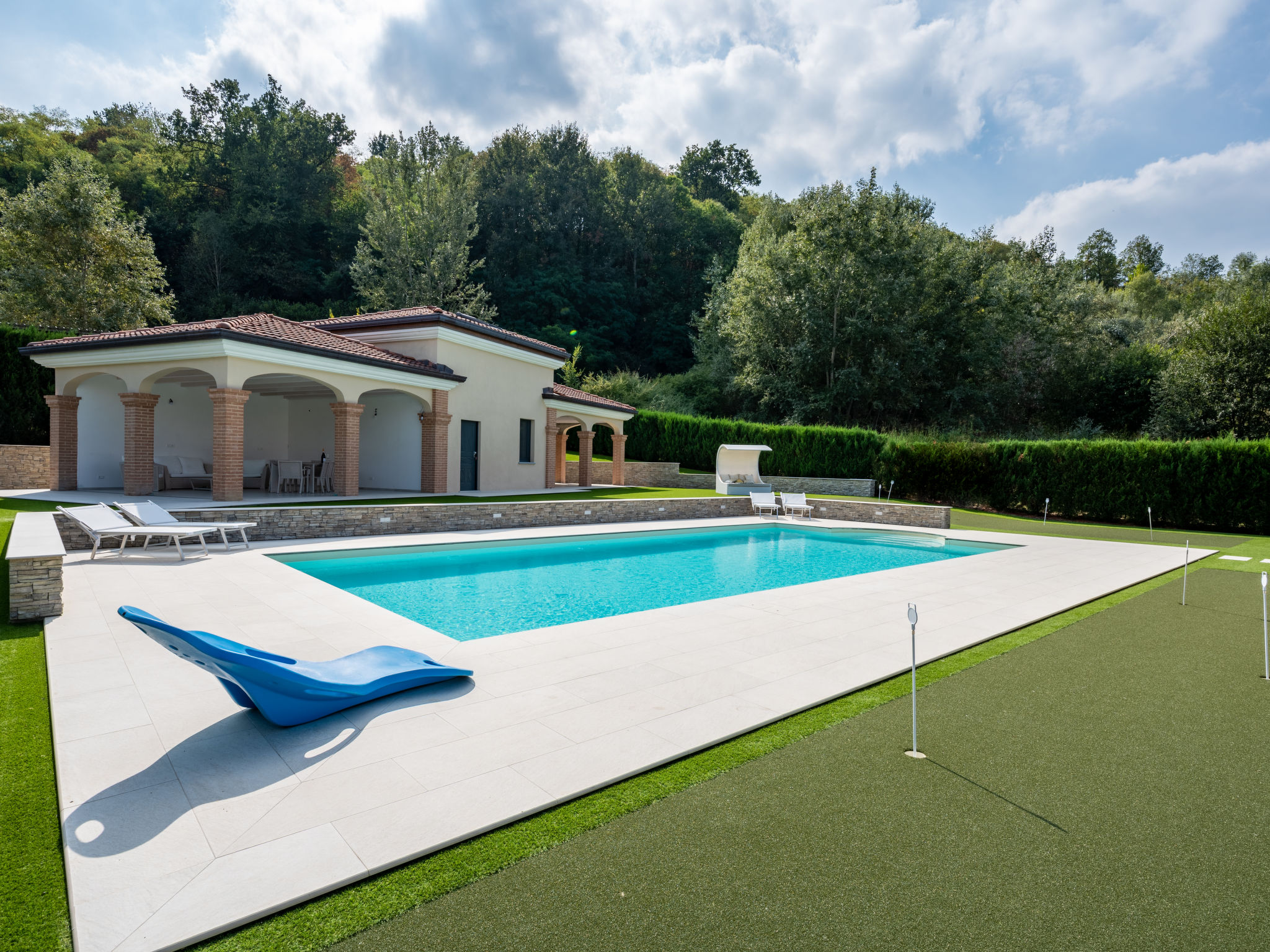 Modernes Ferienhaus mit Schwimmbad (11p)