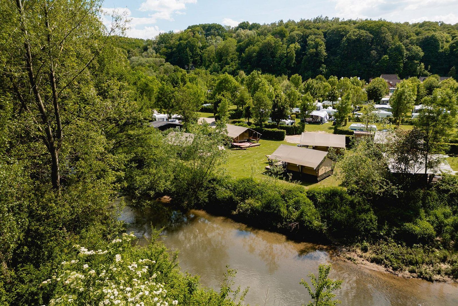 Knusse 2-persoons tent in Limburg 
