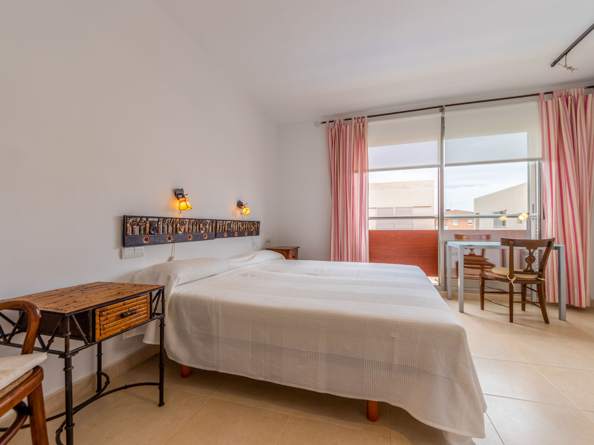 Modernes Ferienhaus für 4 Personen + Pool