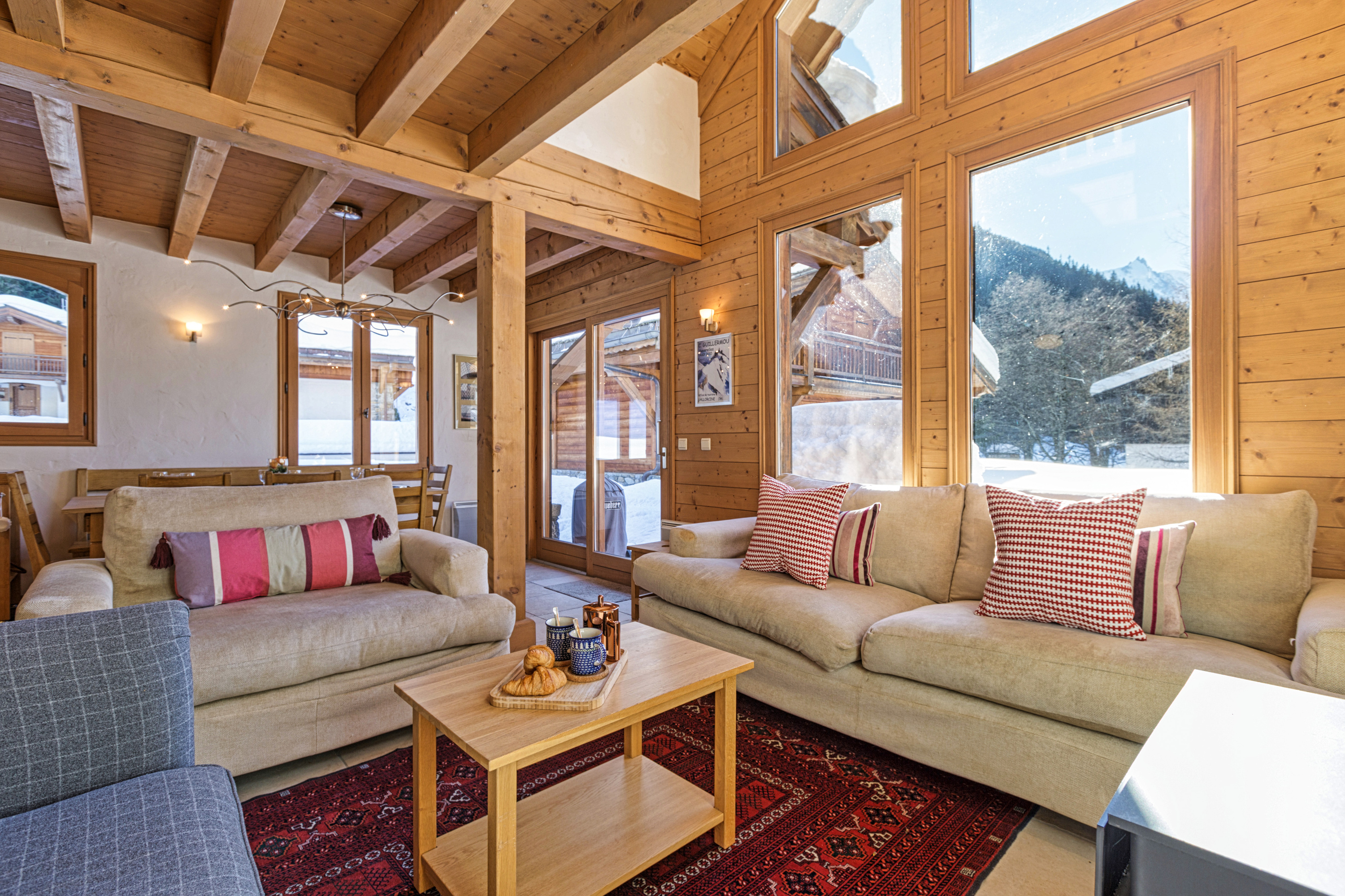 Luxuriöse Gruppenunterkunft in den Bergen mit Sauna