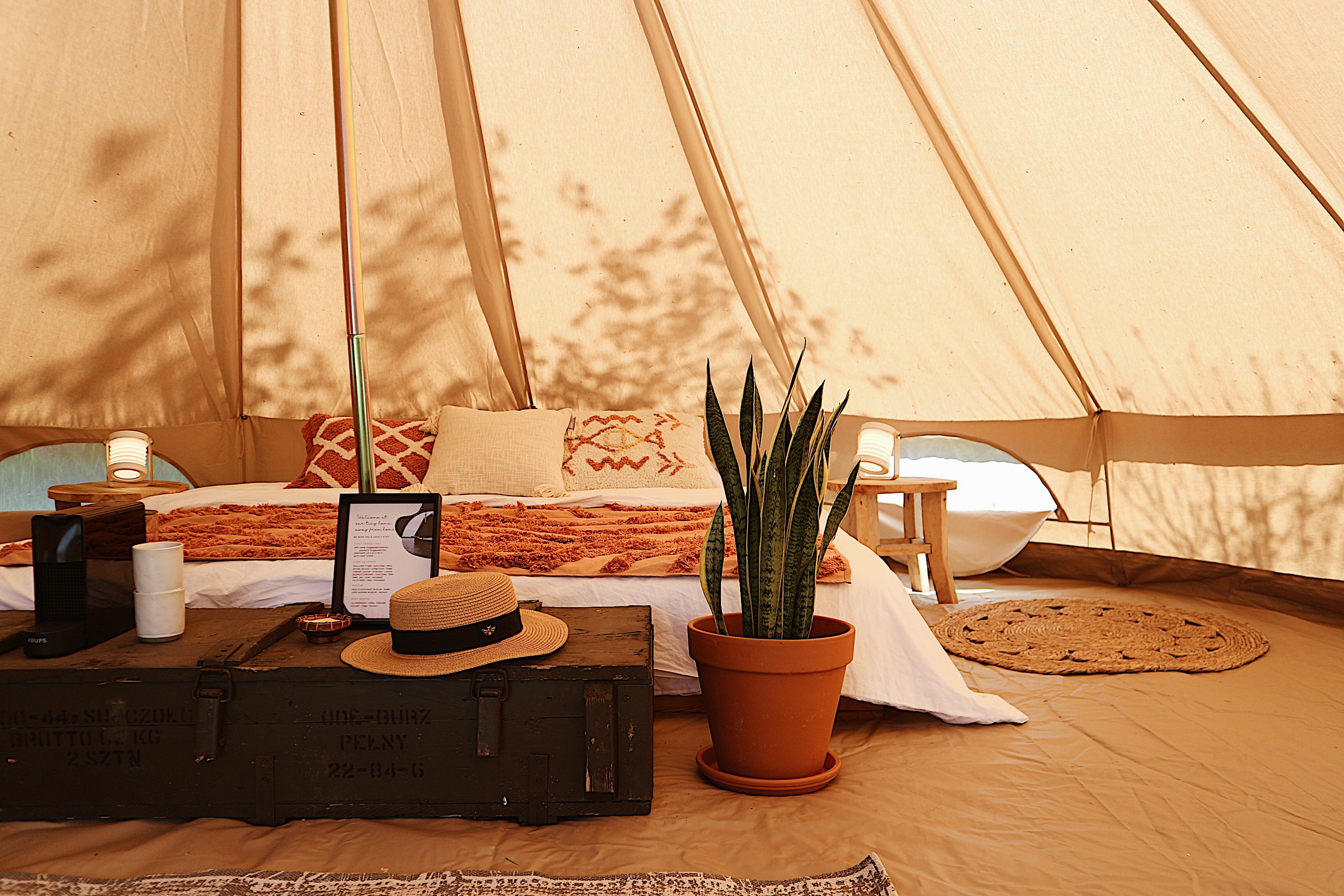 Luxe Glamping tent met verwarmde bedden (FRL)