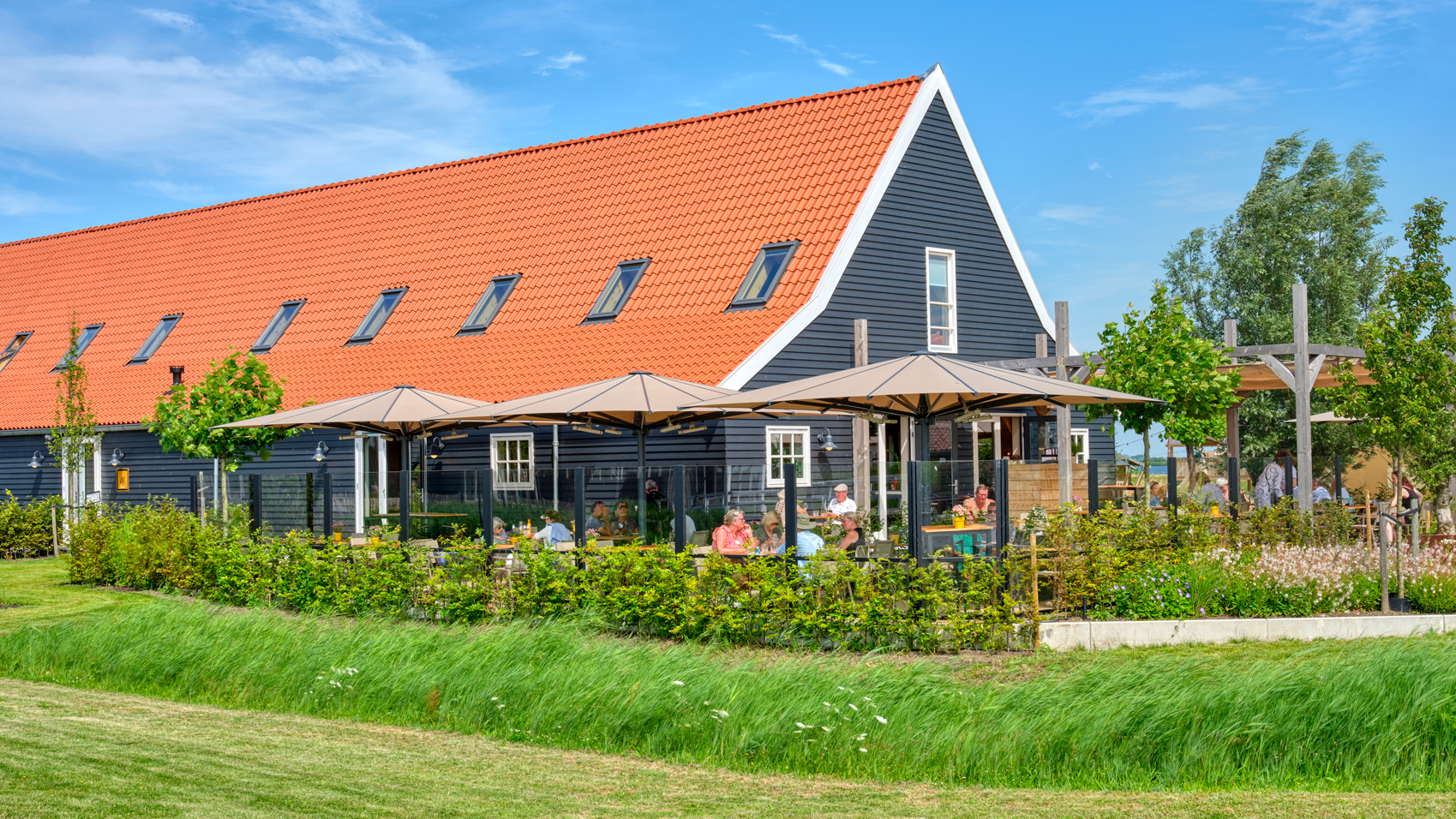 Tente glamping 8 places au bord de l'eau