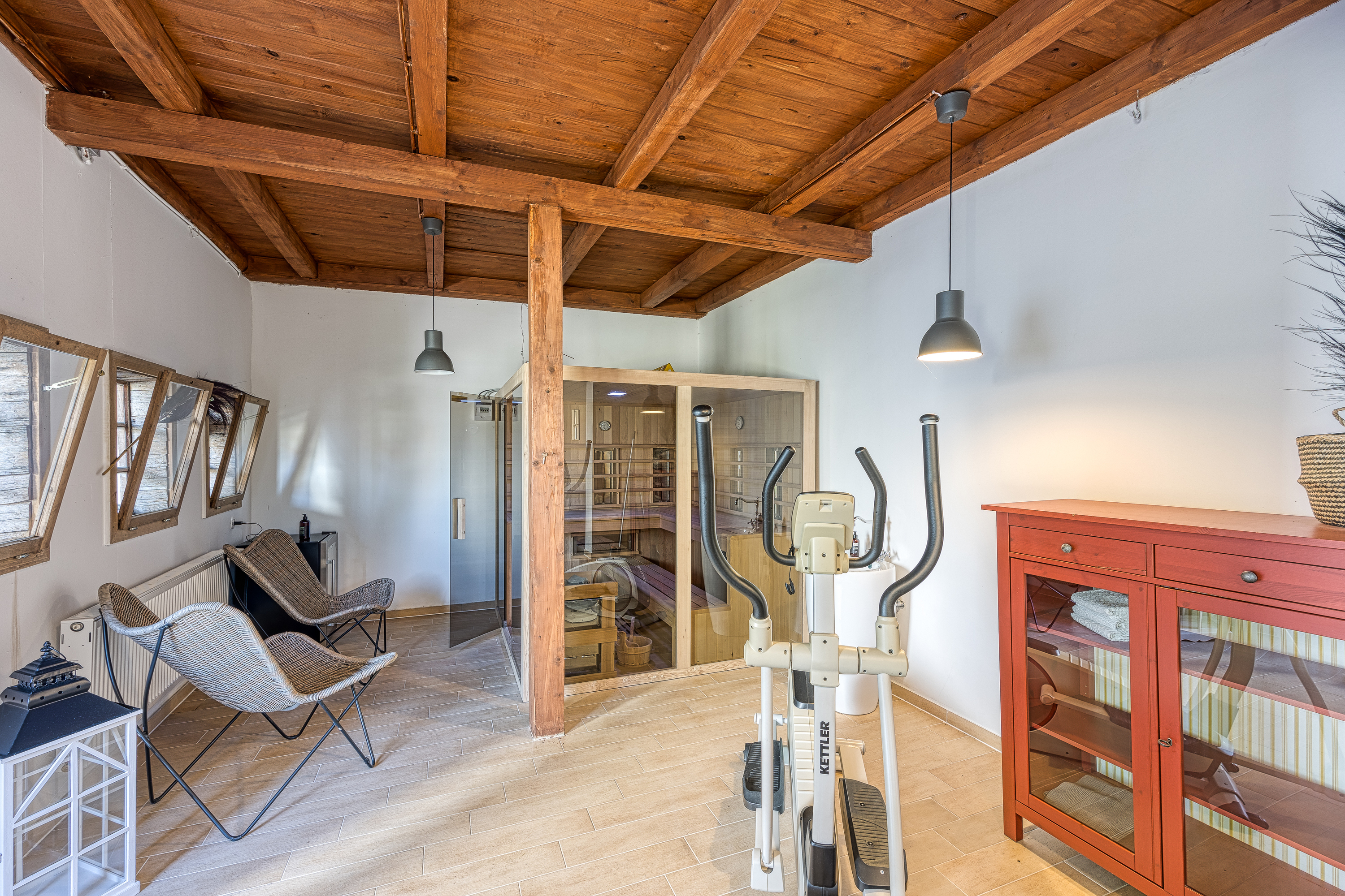 Grand logement de vacances avec sauna et bain à remous privés