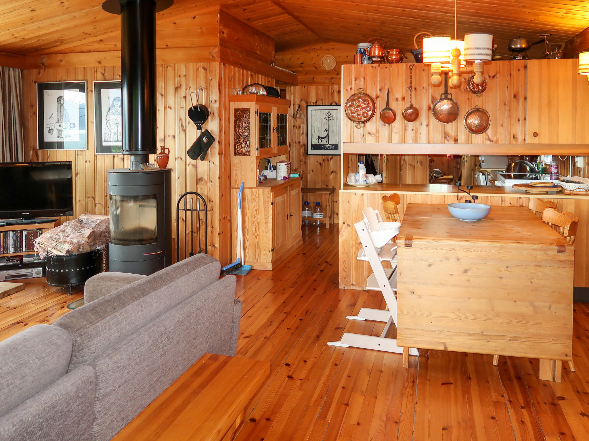 Logement de vacances en bois avec vue sur la mer à Jondal