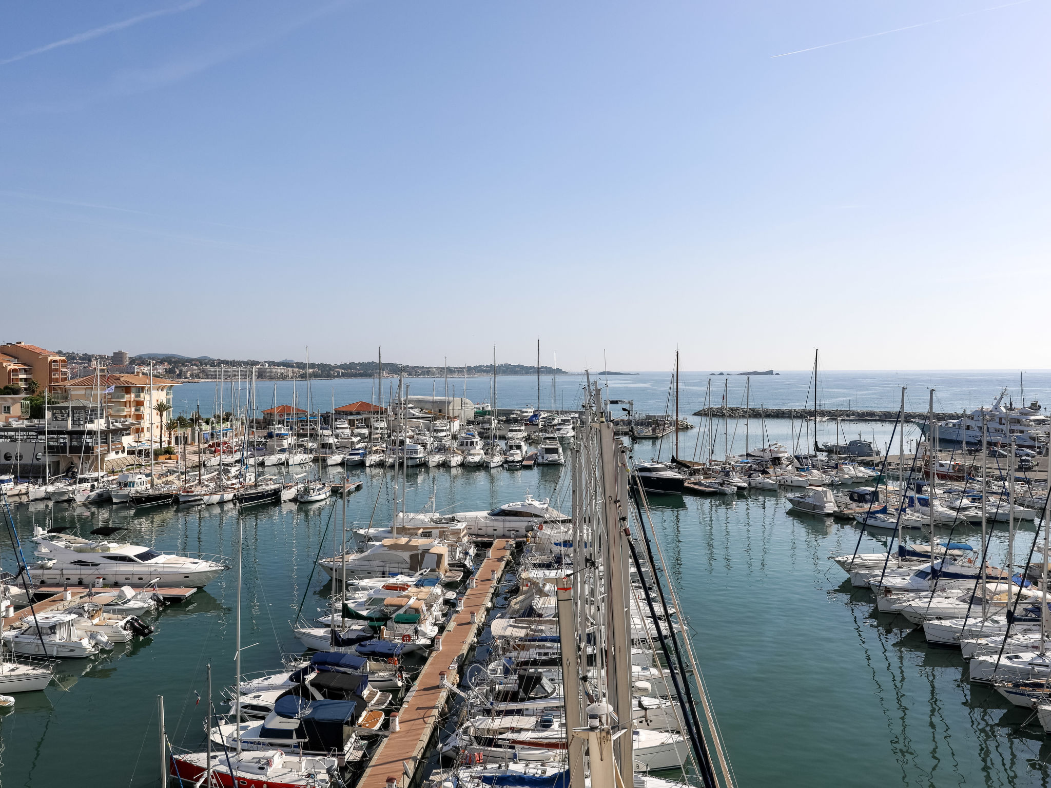  4-person apartment in the port of Fréjus
