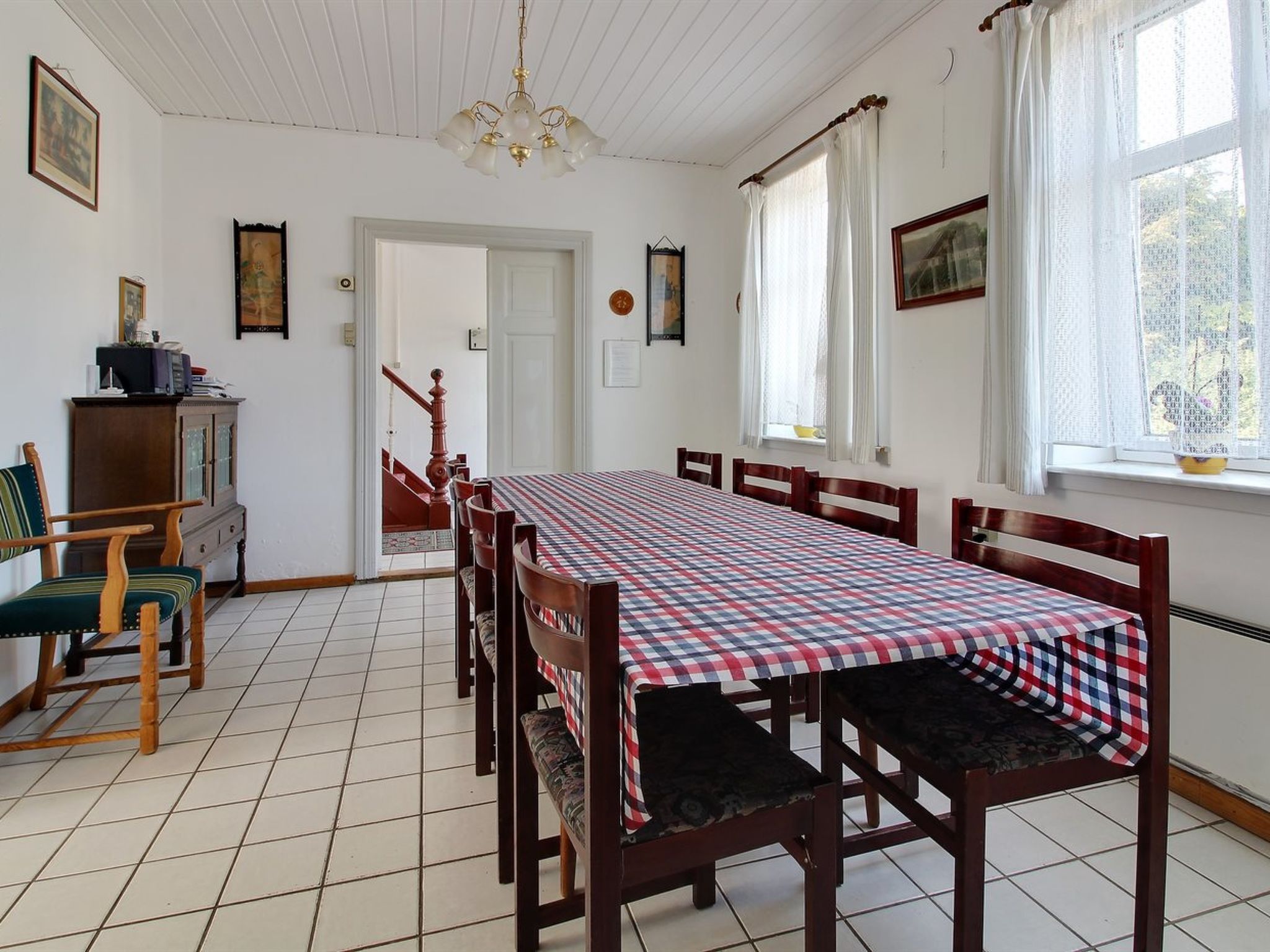 Eccentric vacation home with lots of space