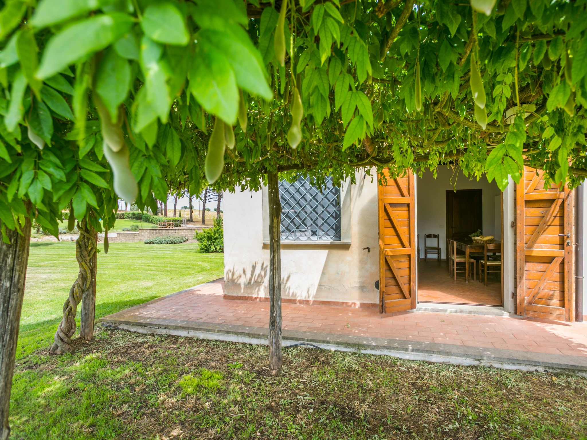 Villa met open haard en tuin