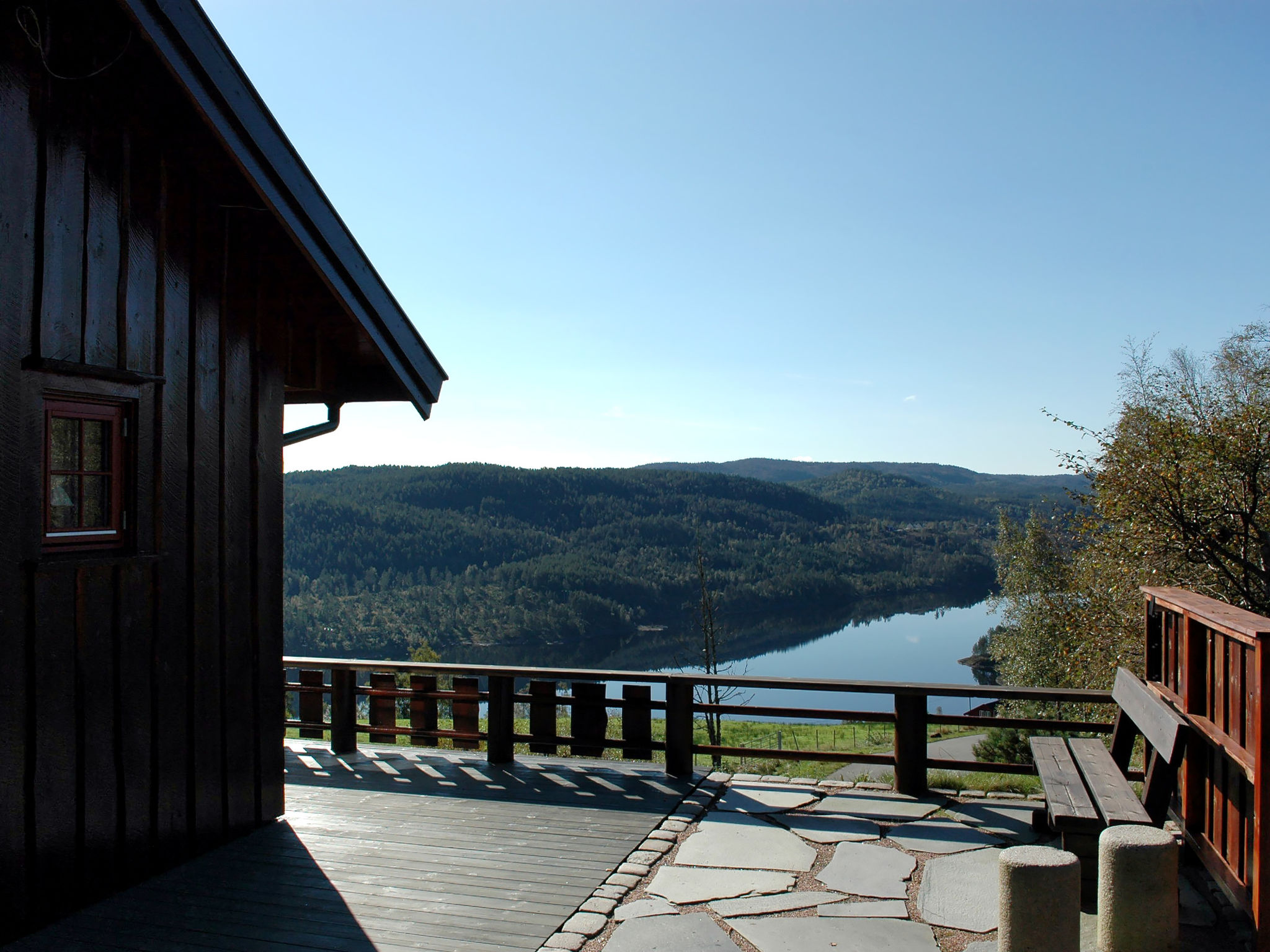 Lake view holiday home