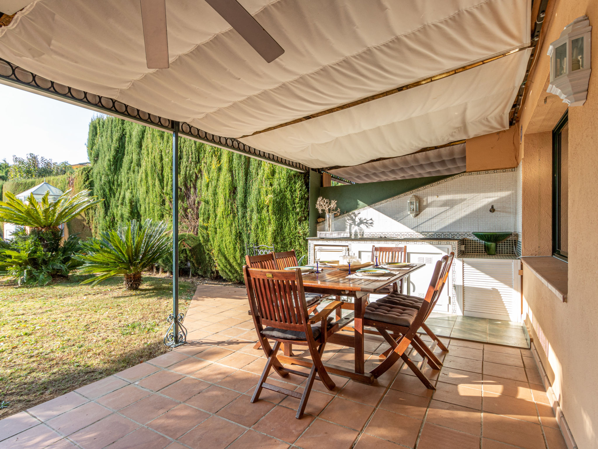 Holiday home with spacious sitting area and pool