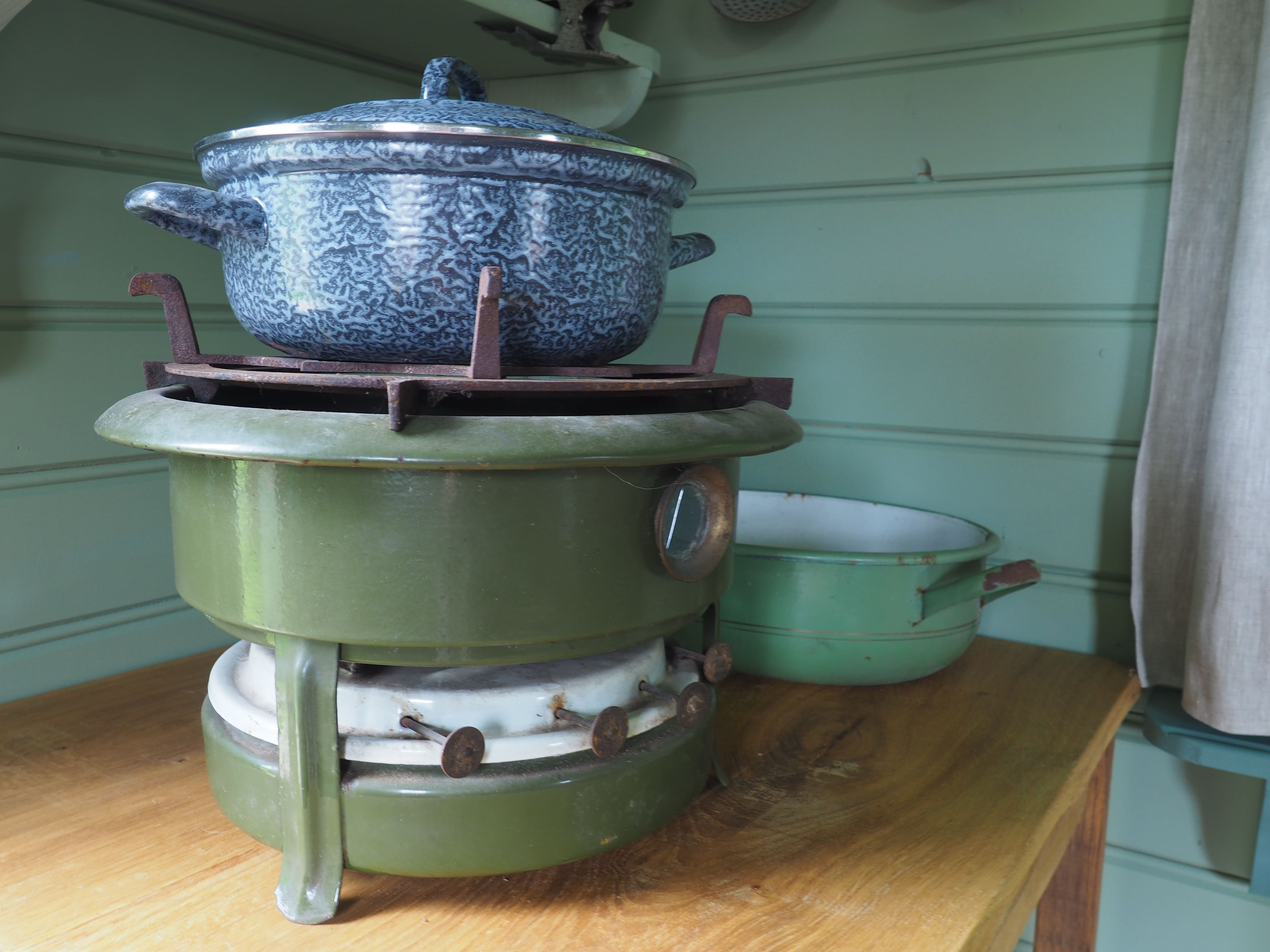 Woonwagen in jaren '30 stijl met hottub