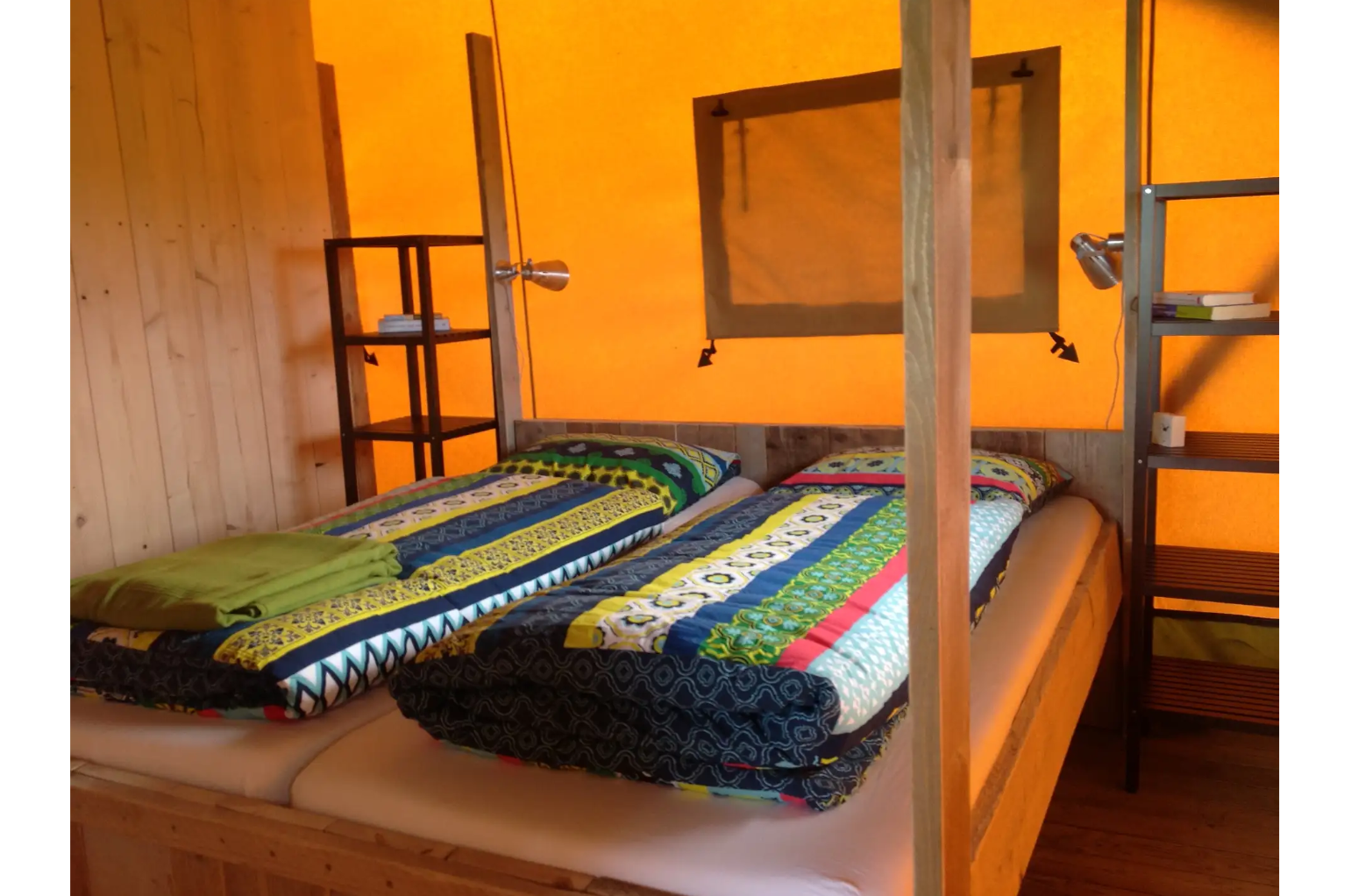 Tente glamping spacieuse (4p) au bord de l'eau